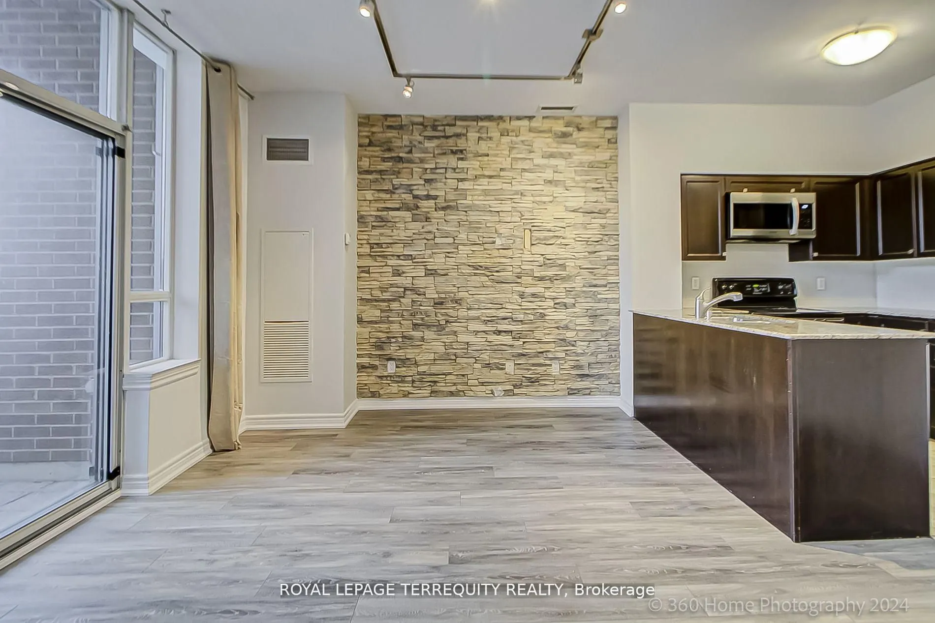2772 Keele Street, #101