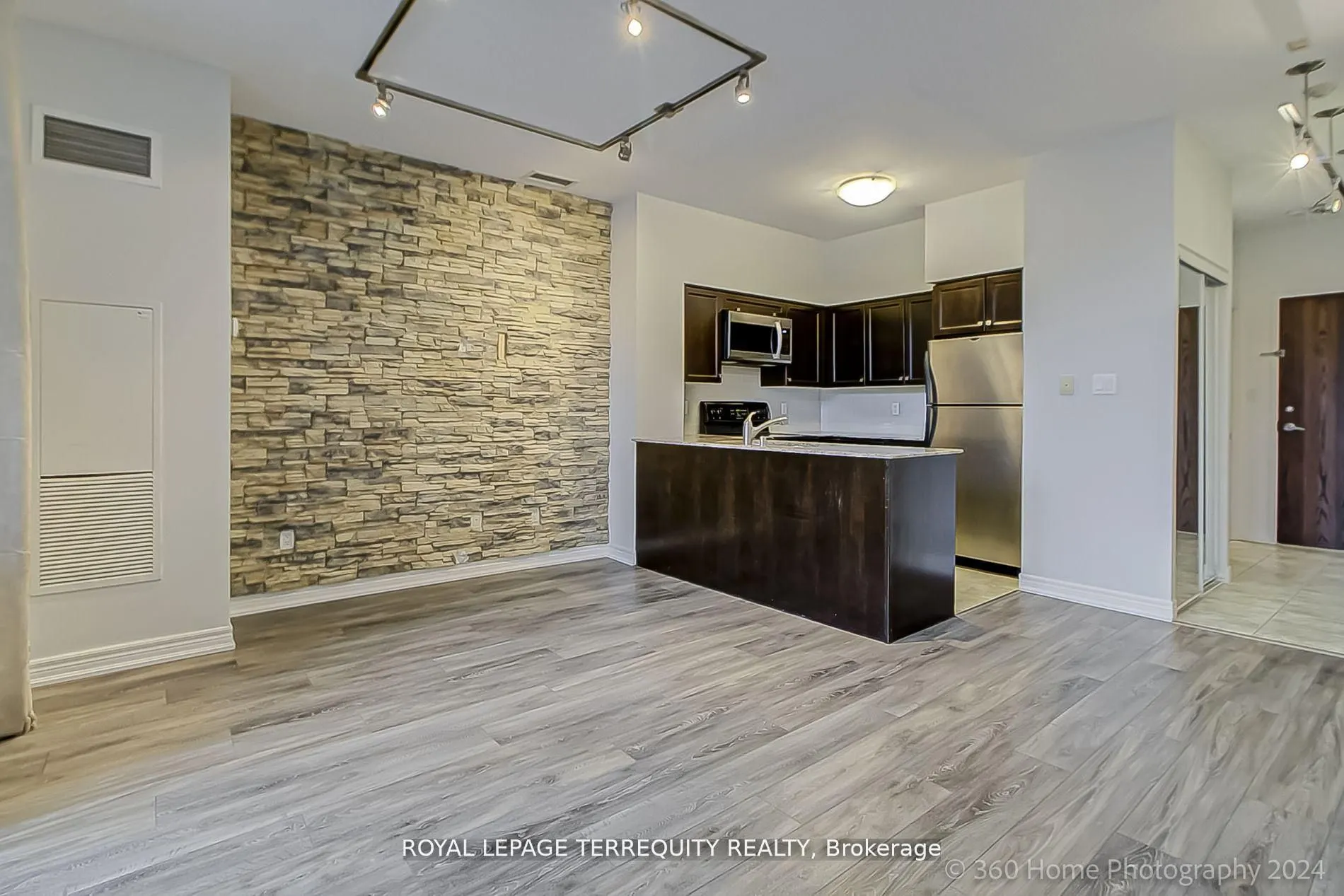2772 Keele Street, #101