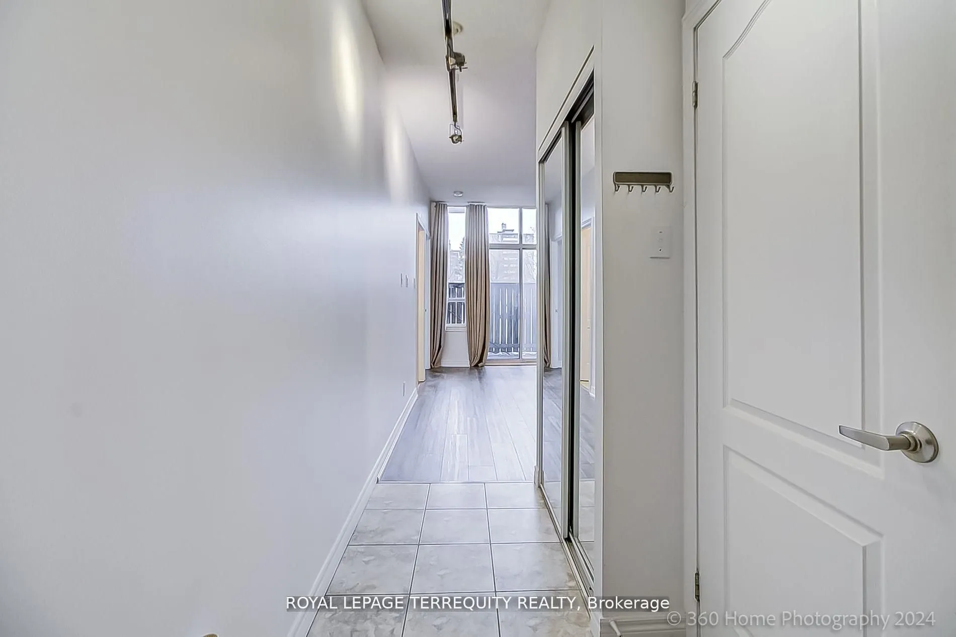 2772 Keele Street, #101