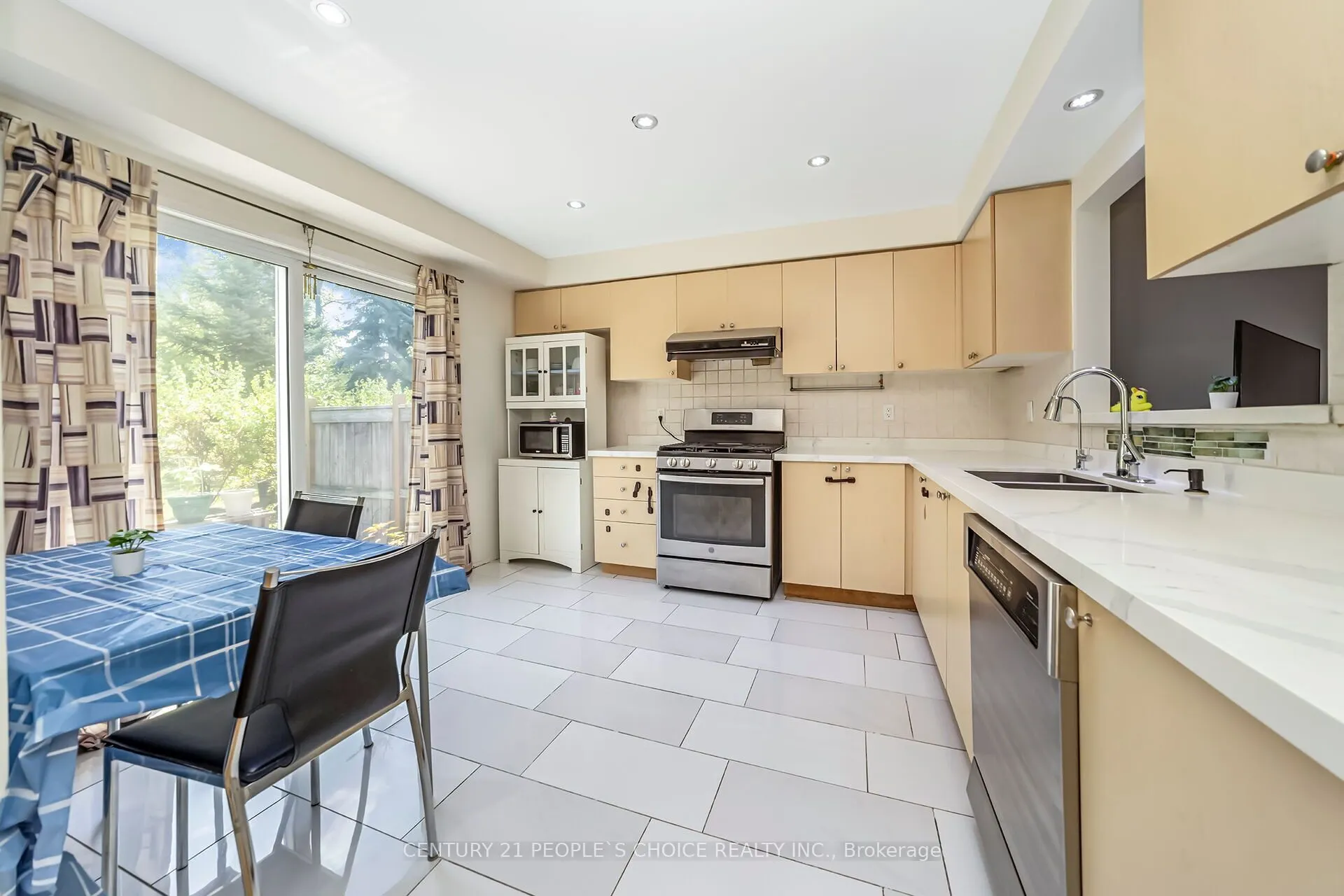 5255 Guildwood Way, #70