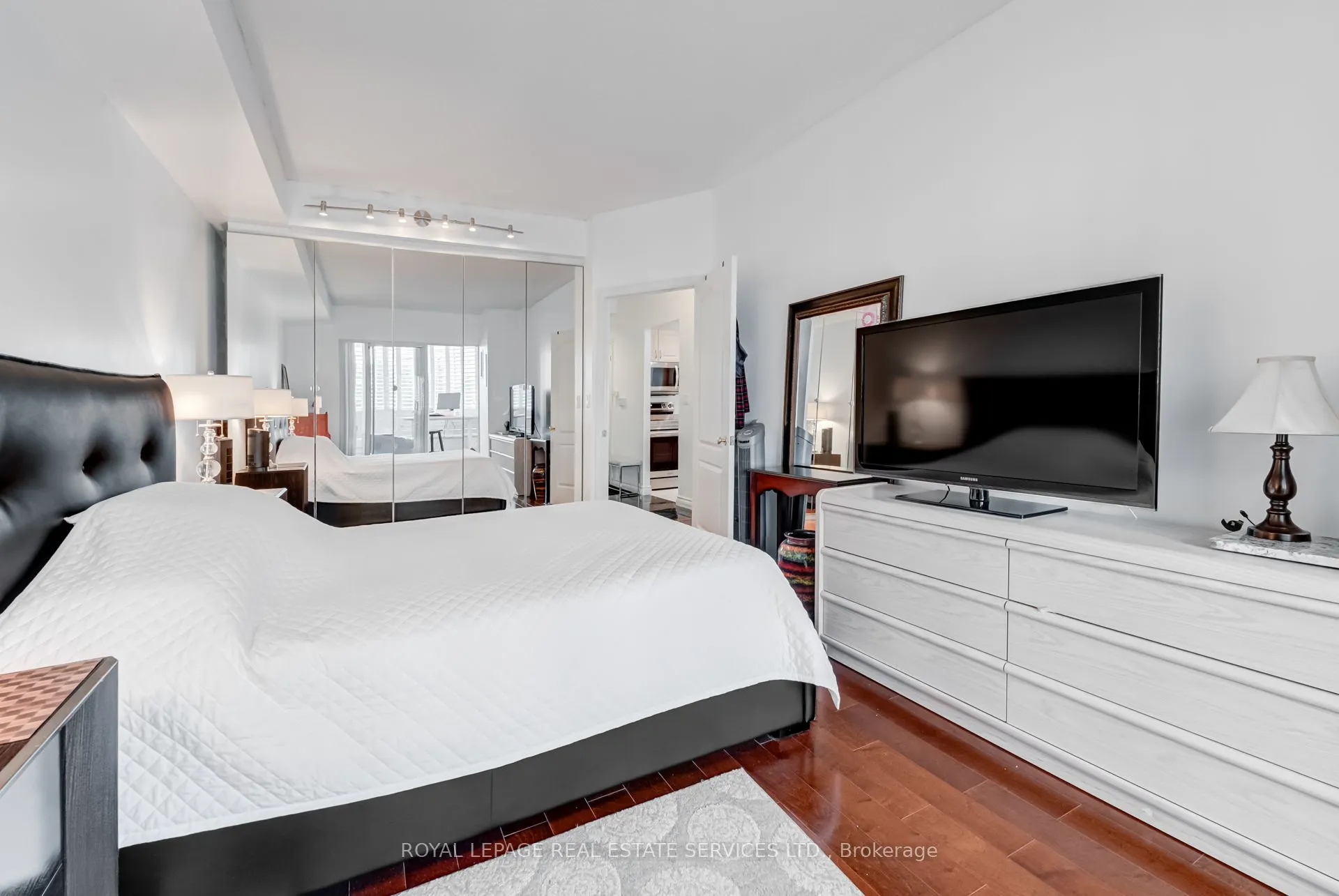 1 Ripley Avenue, #516