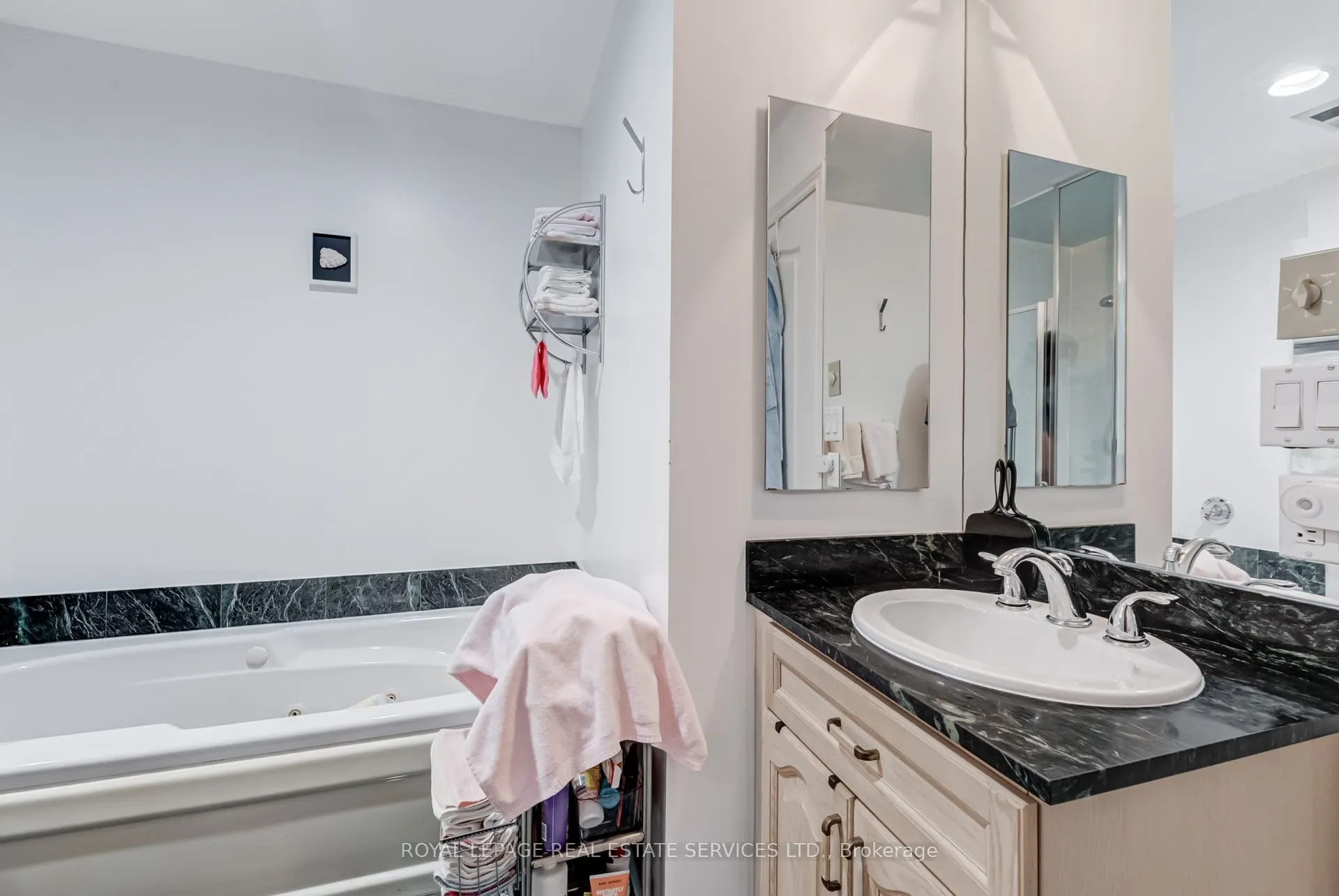 1 Ripley Avenue, #516