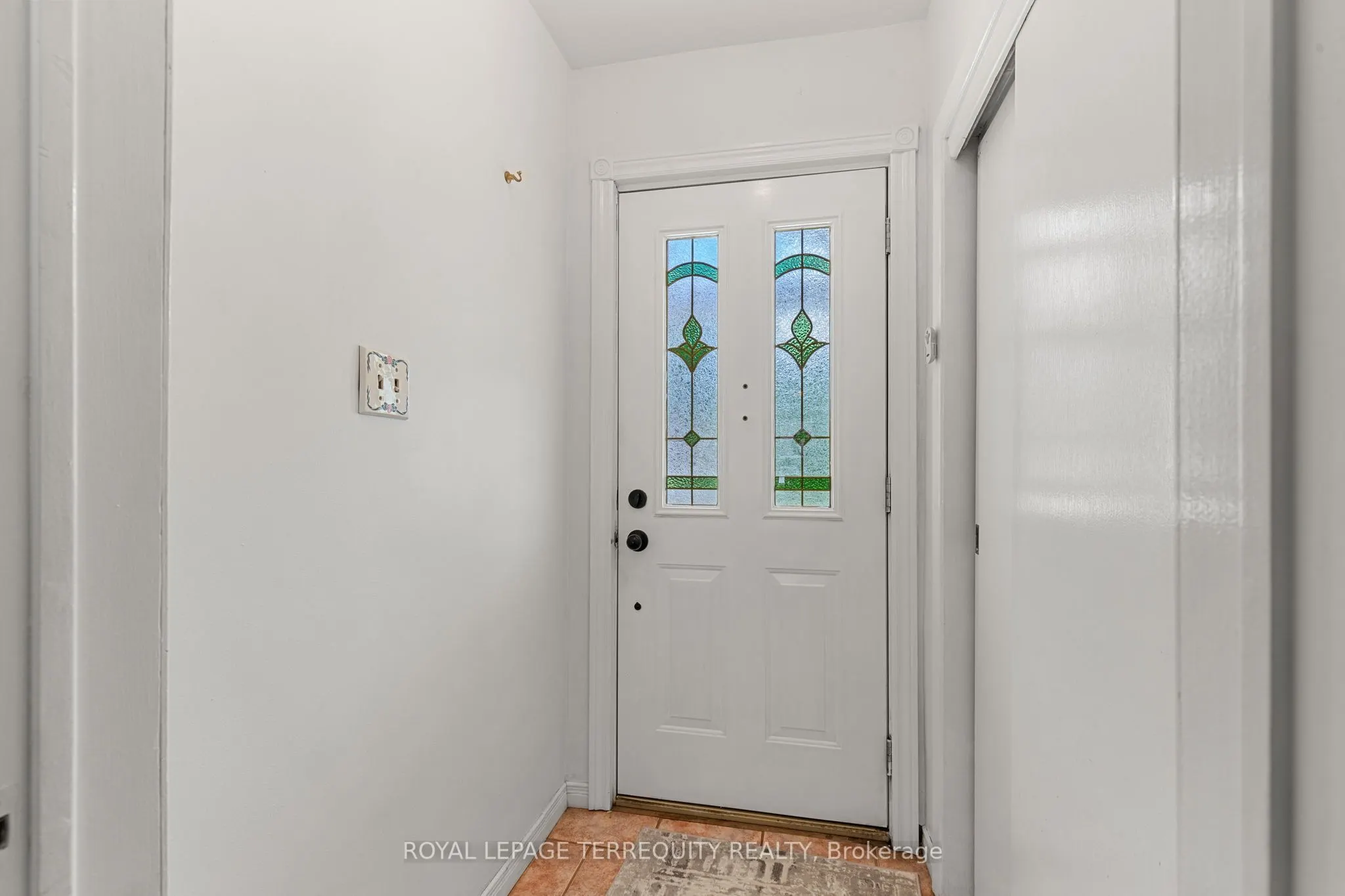353 KINGSLEIGH Court