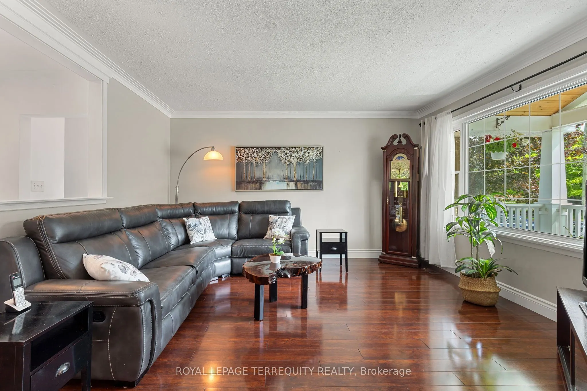 353 KINGSLEIGH Court
