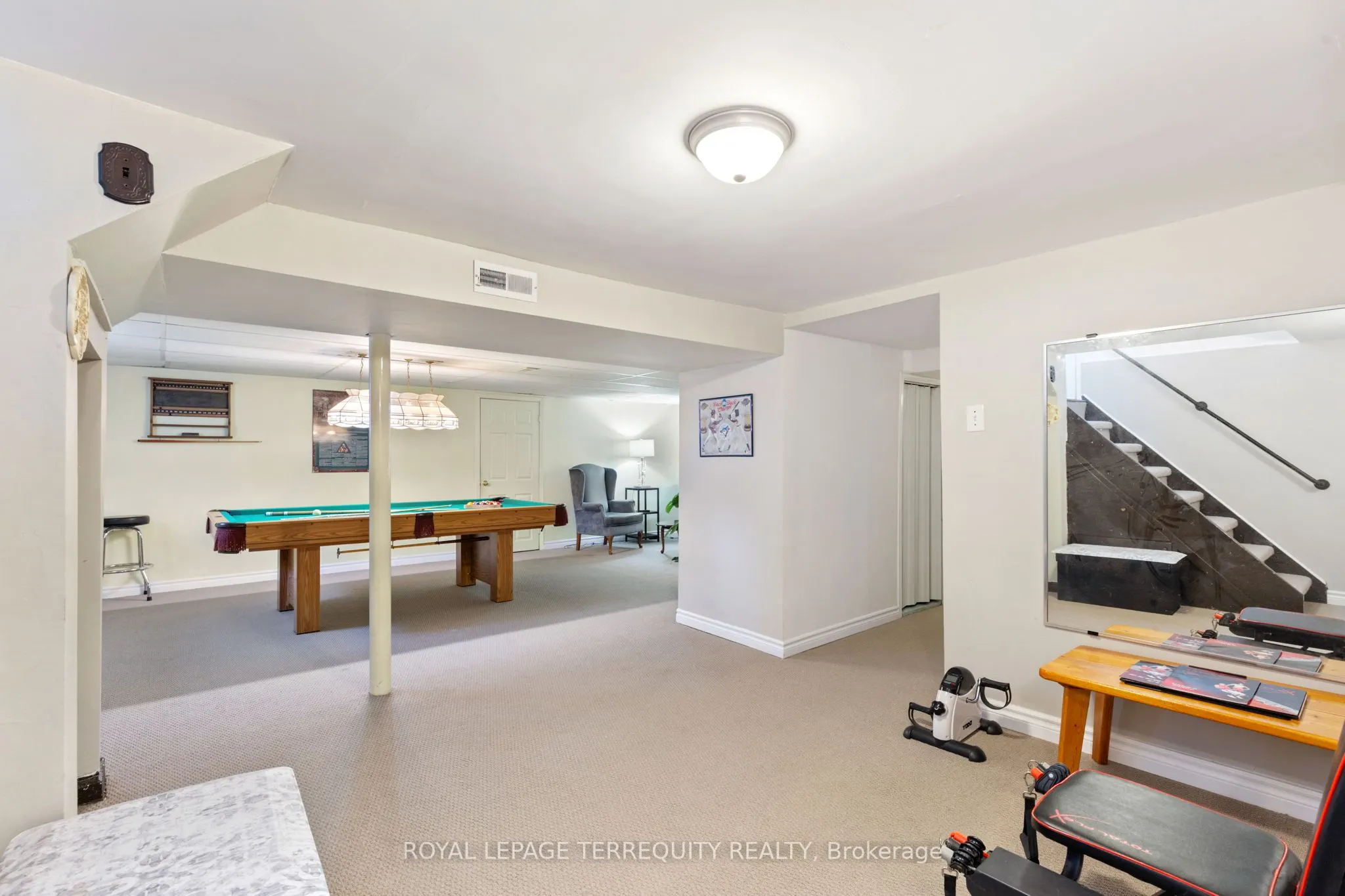 353 KINGSLEIGH Court