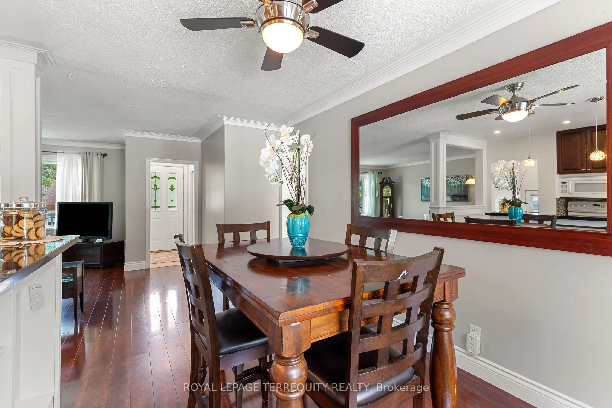 353 KINGSLEIGH Court