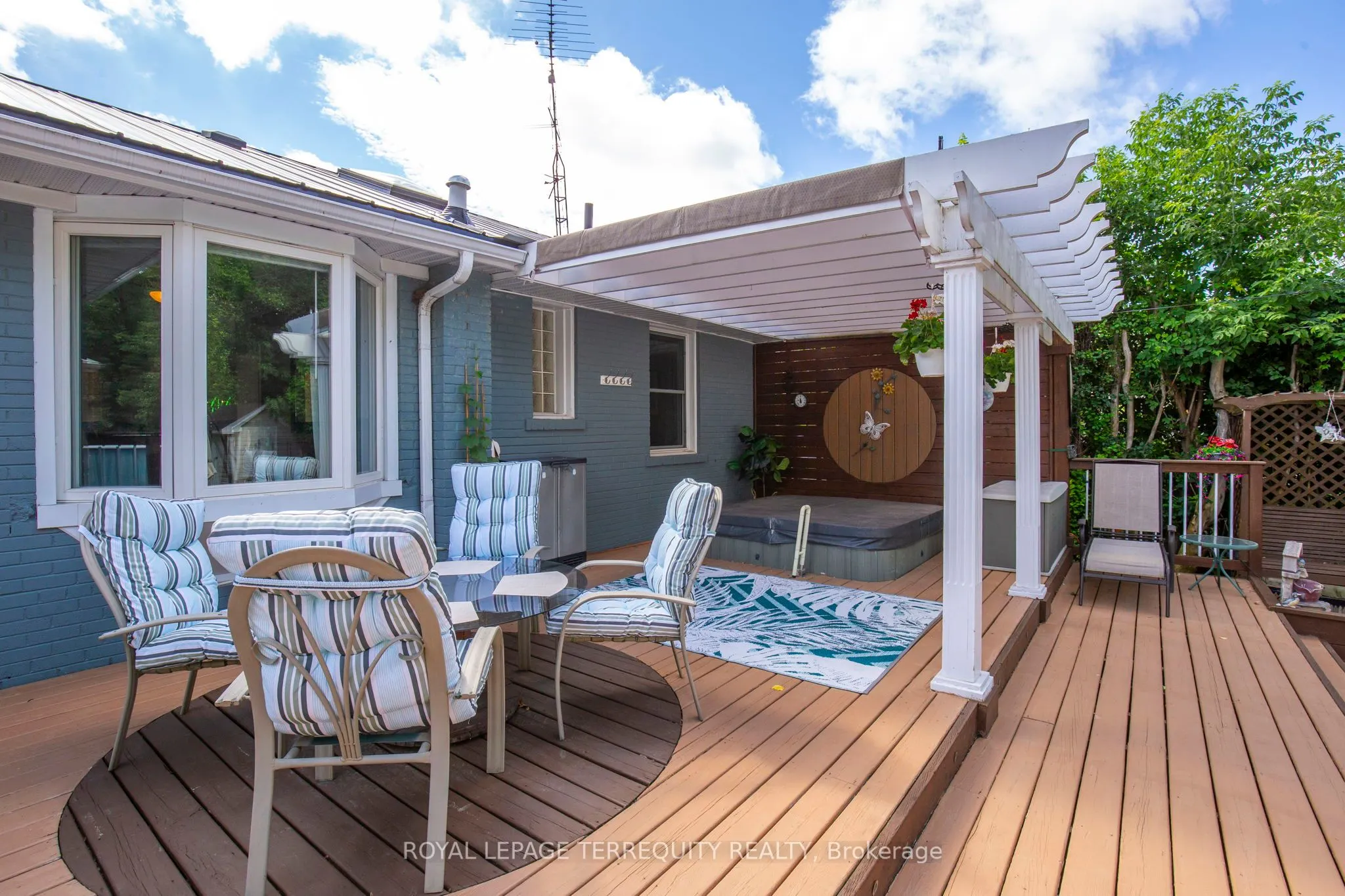 353 KINGSLEIGH Court