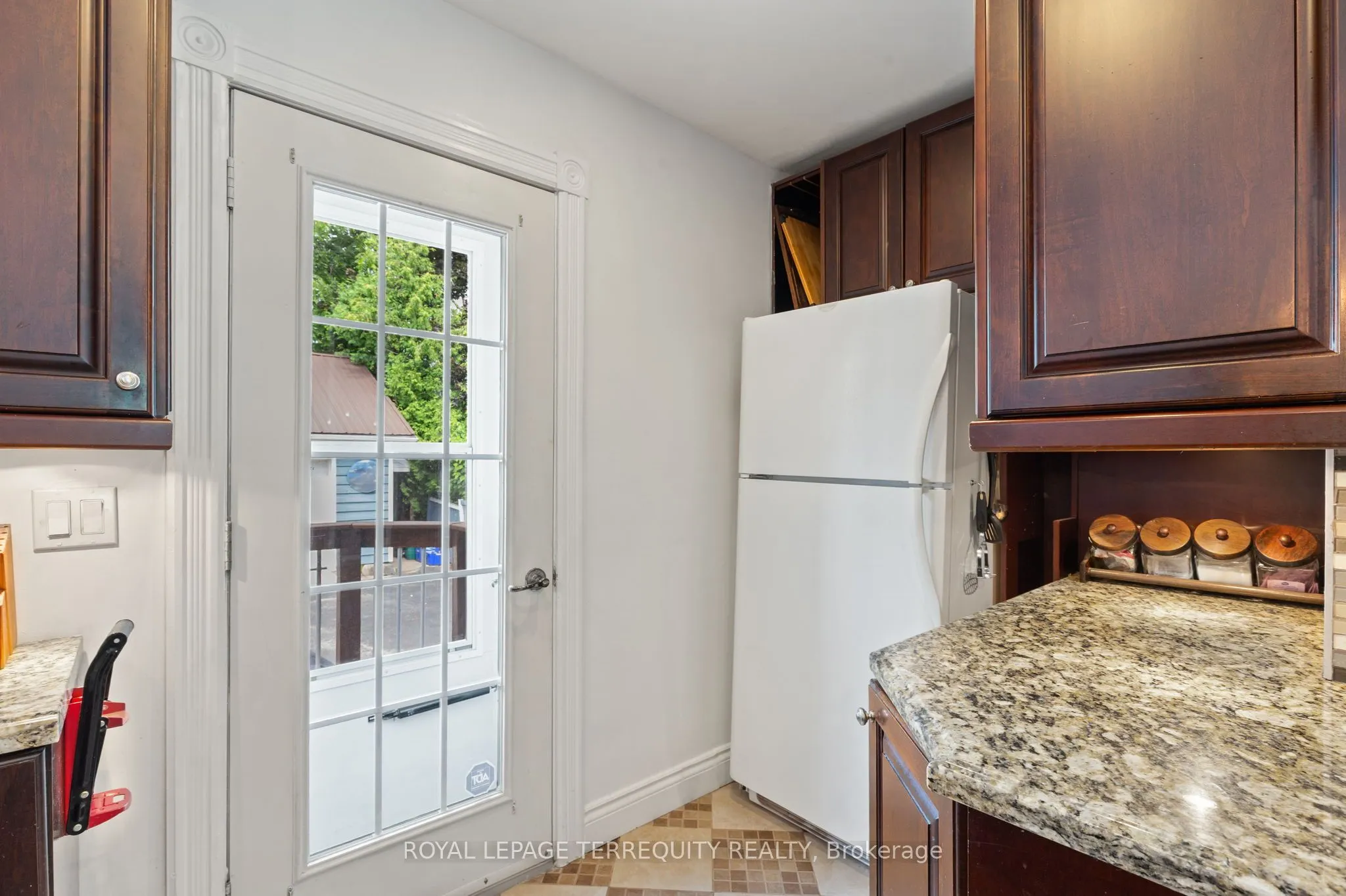 353 KINGSLEIGH Court