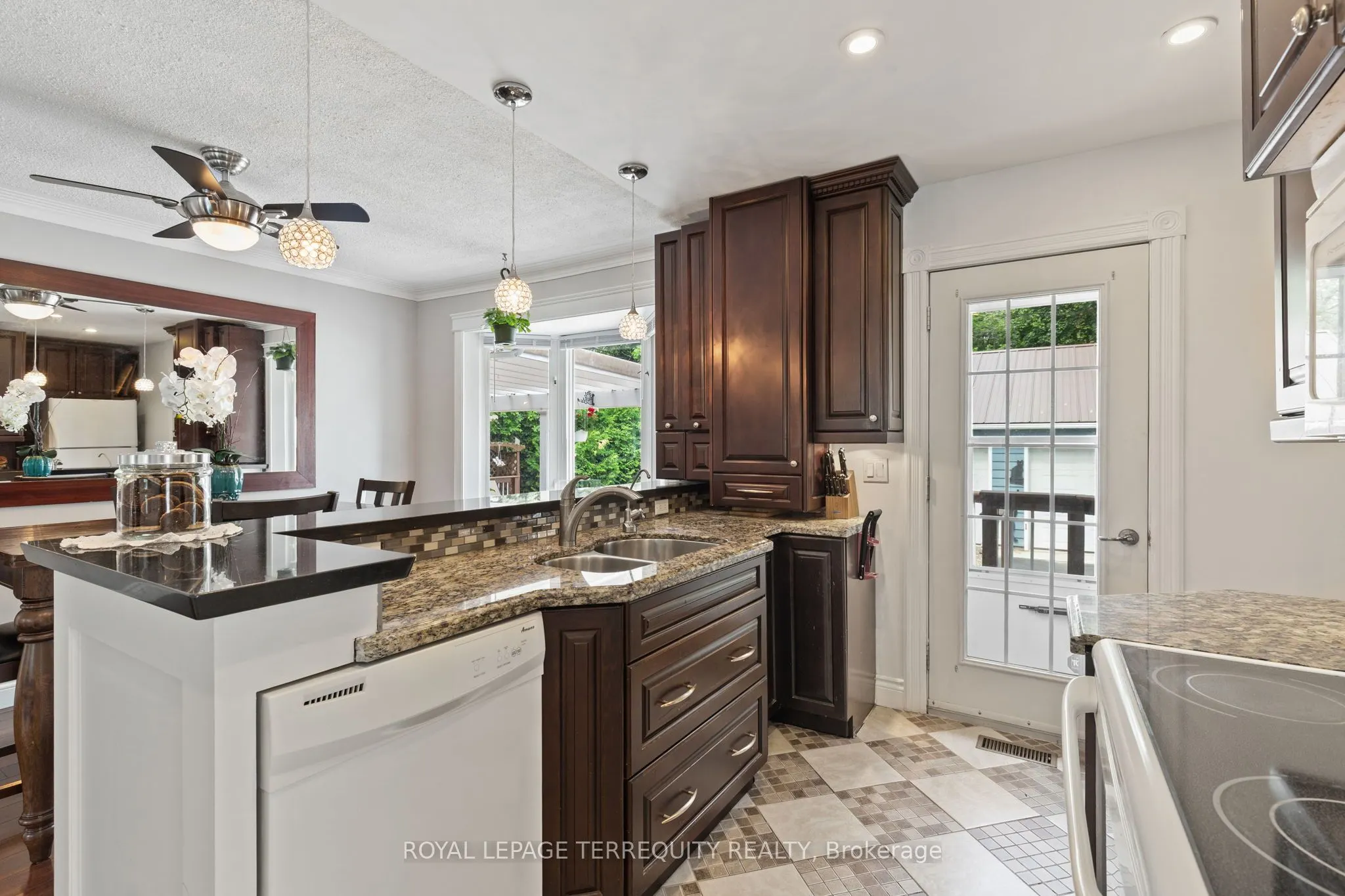353 KINGSLEIGH Court