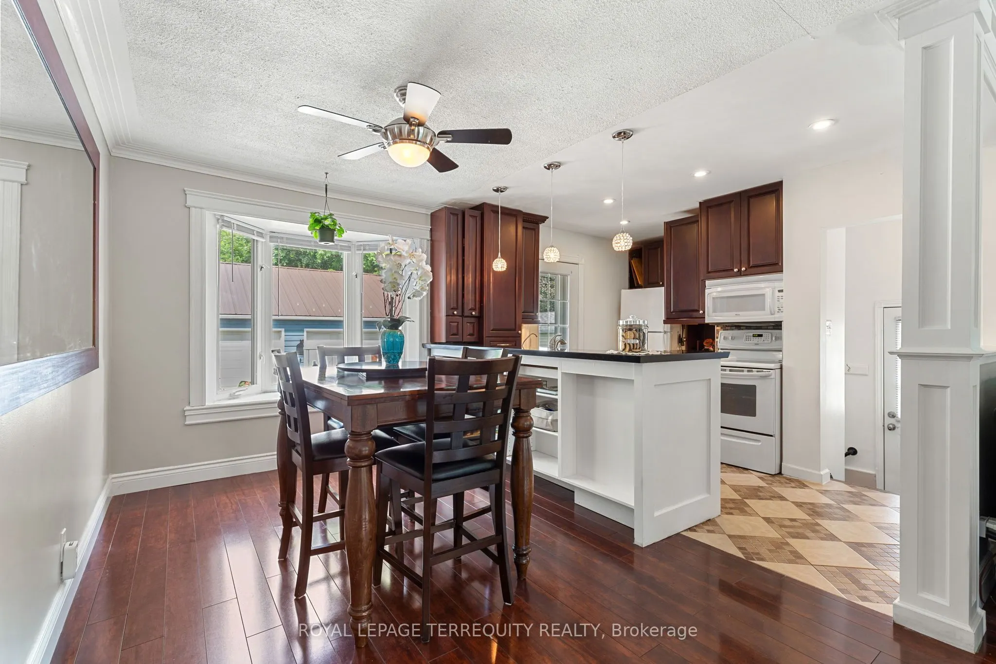 353 KINGSLEIGH Court