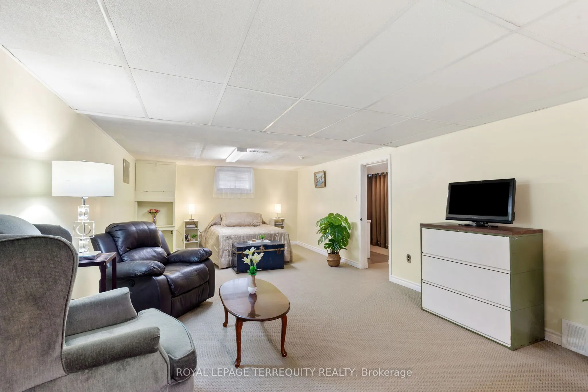 353 KINGSLEIGH Court