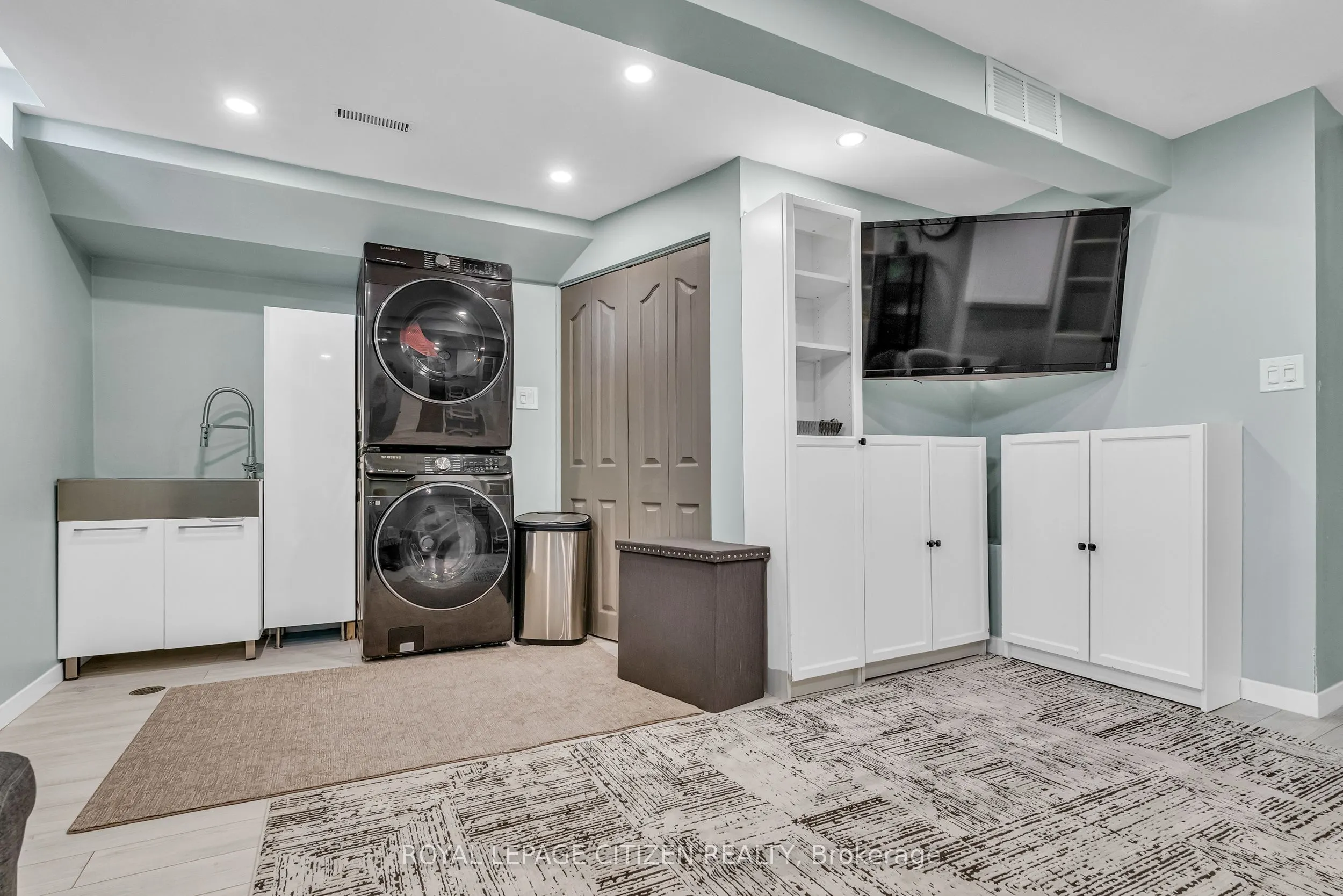 7567 Wildfern Drive