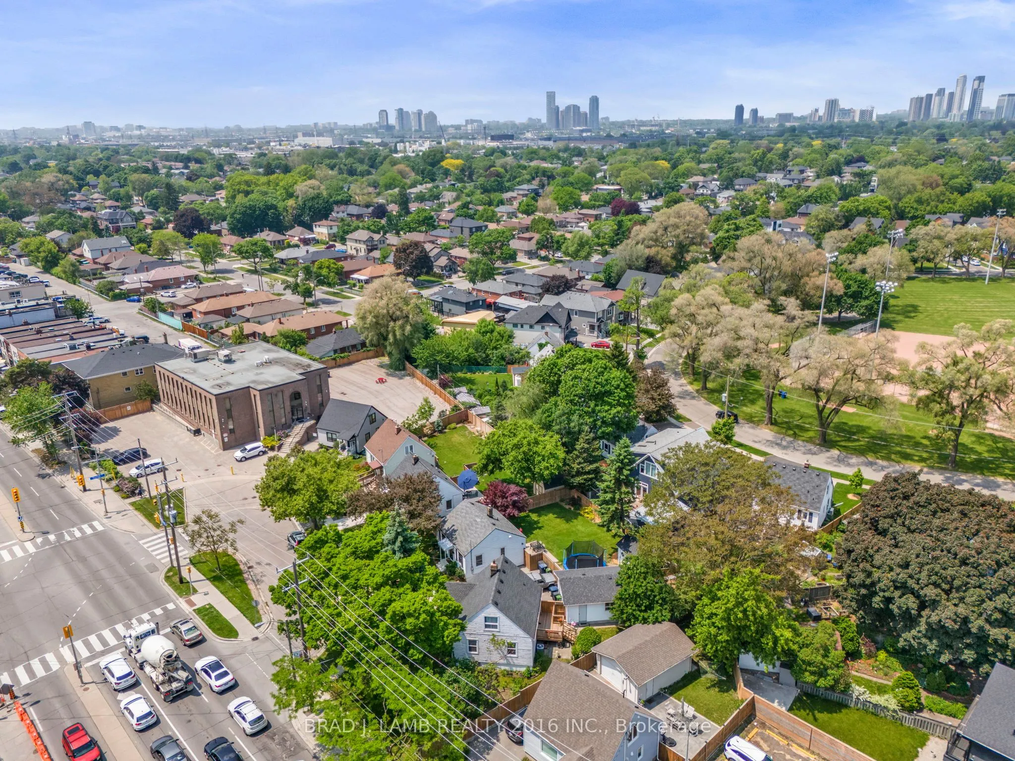 794 The Queensway