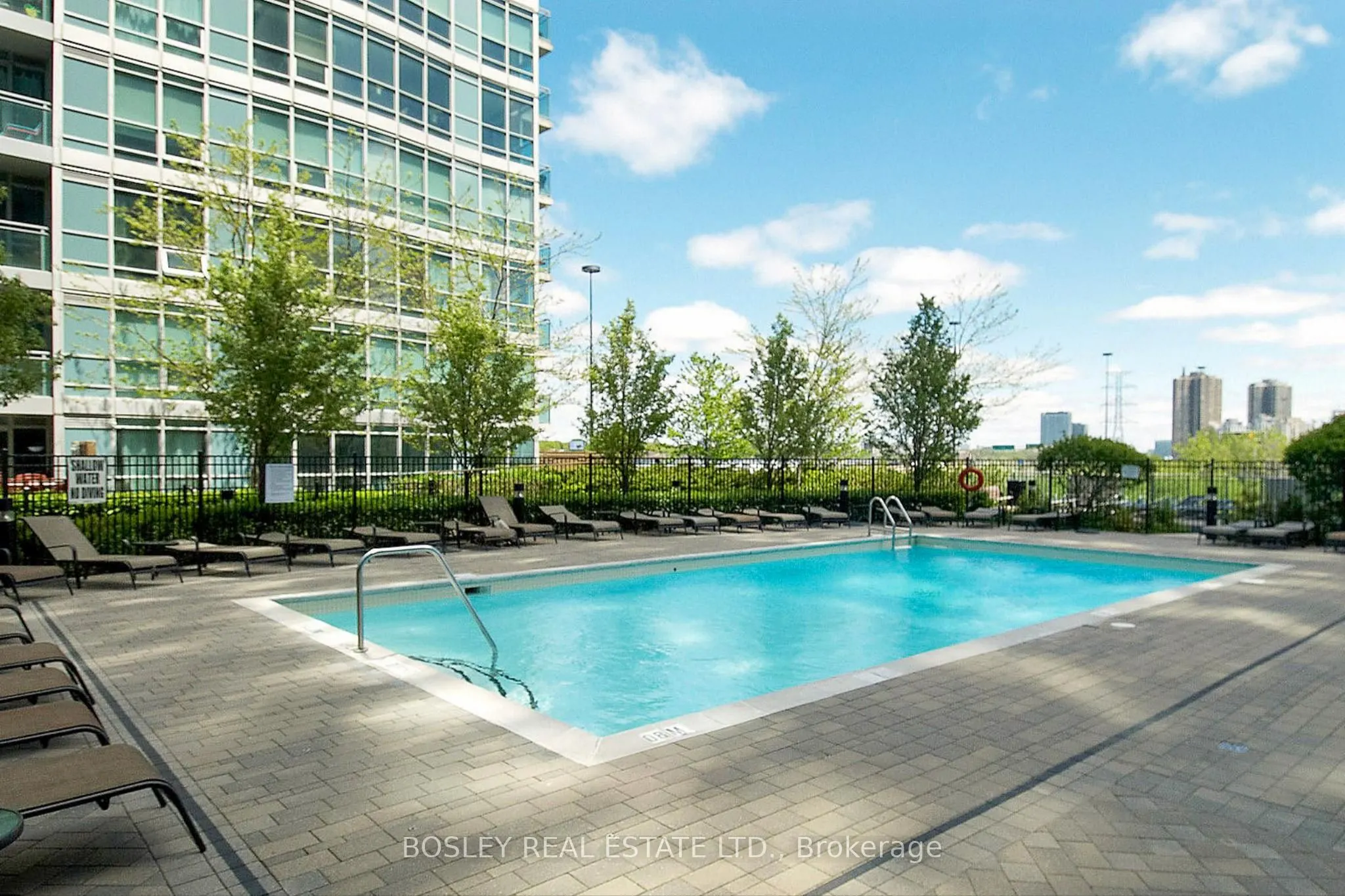 185 Legion Road N, #1607
