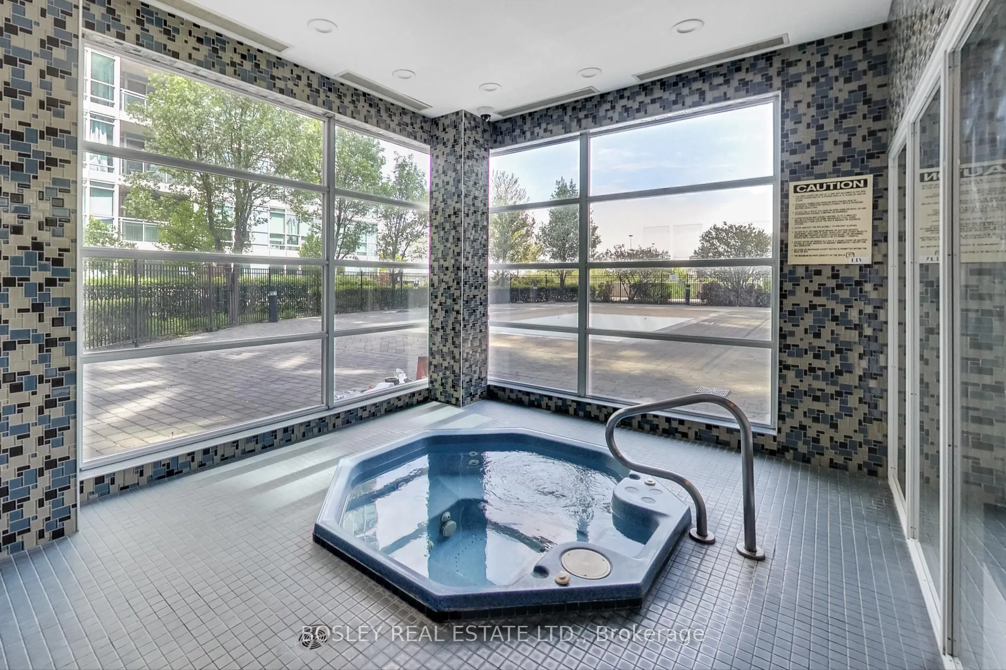 185 Legion Road N, #1607