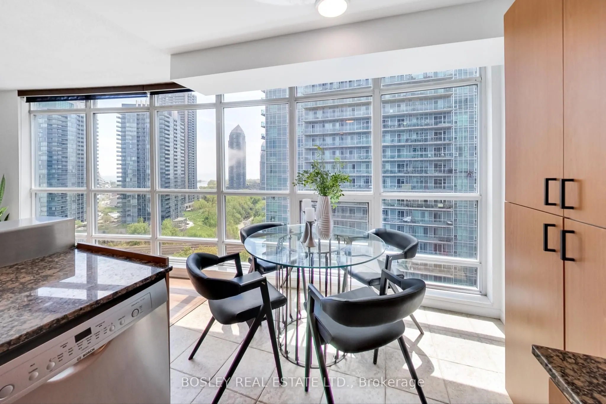 185 Legion Road N, #1607