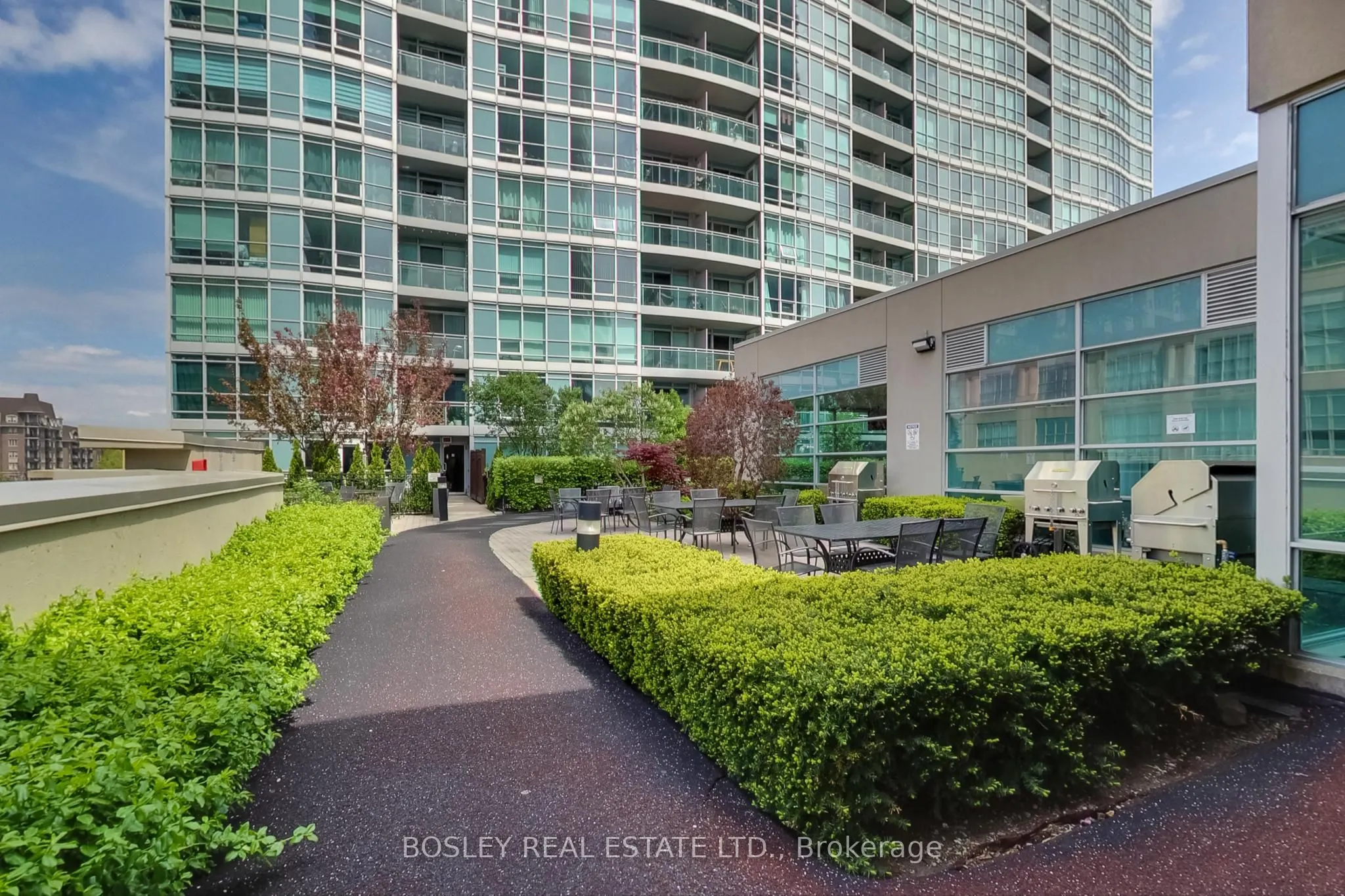 185 Legion Road N, #1607
