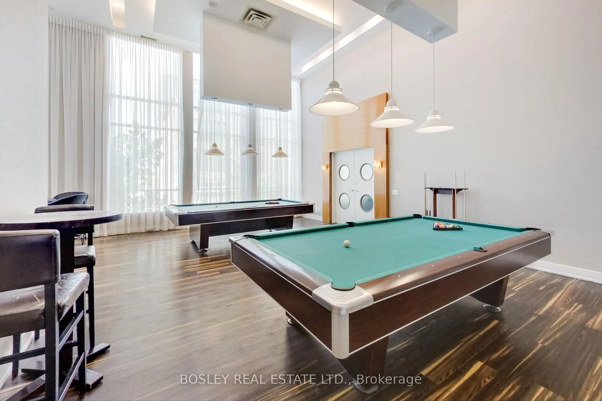 185 Legion Road N, #1607