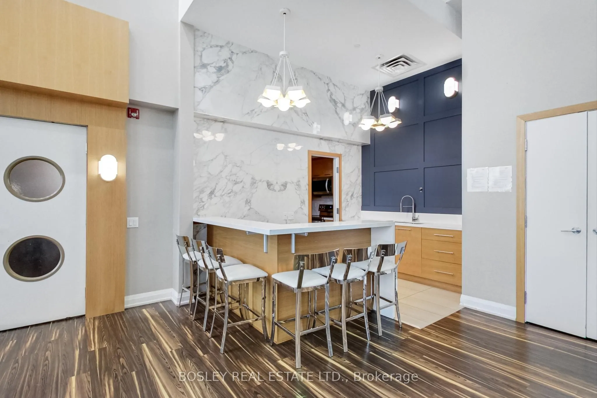 185 Legion Road N, #1607