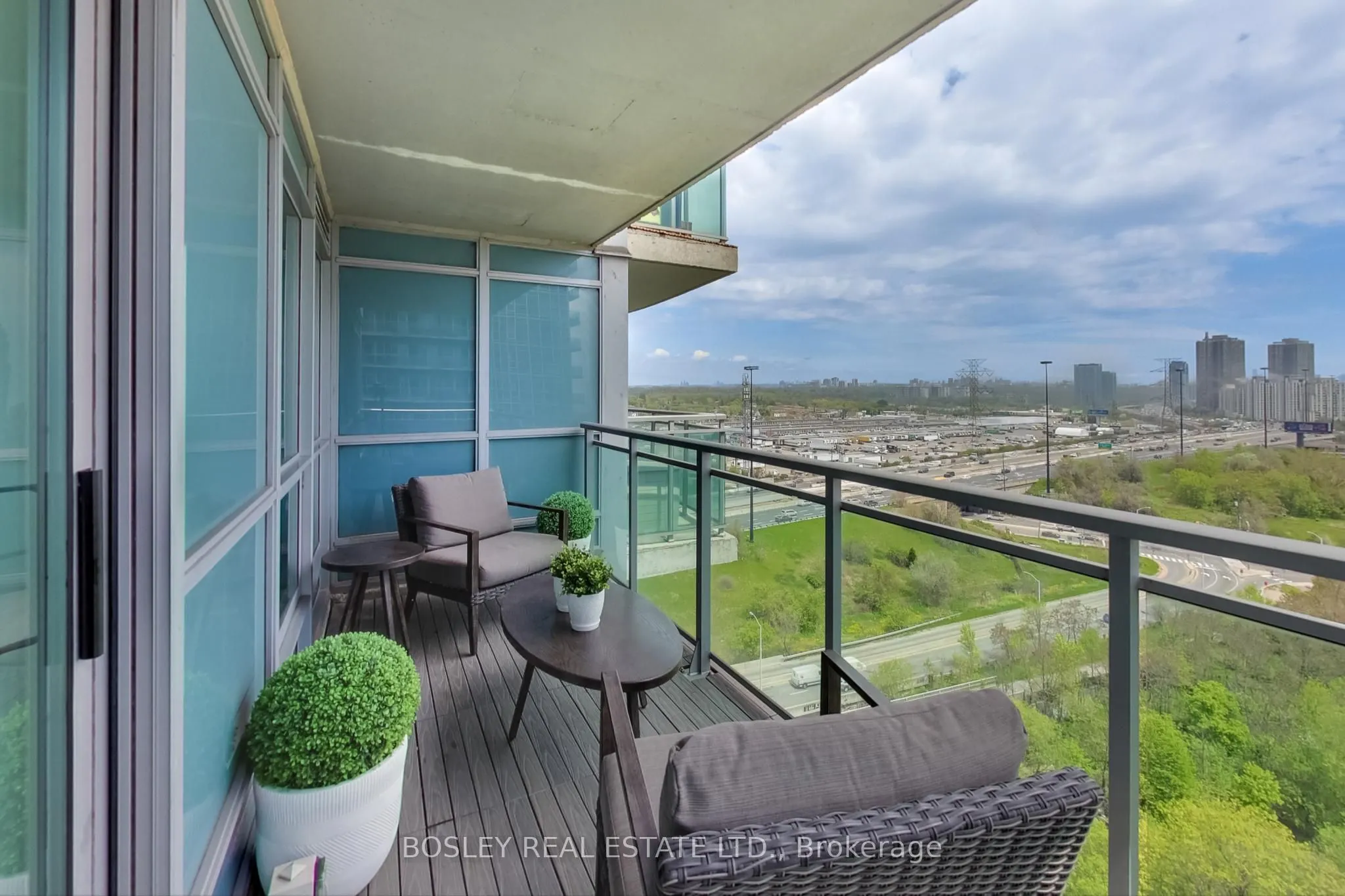 185 Legion Road N, #1607