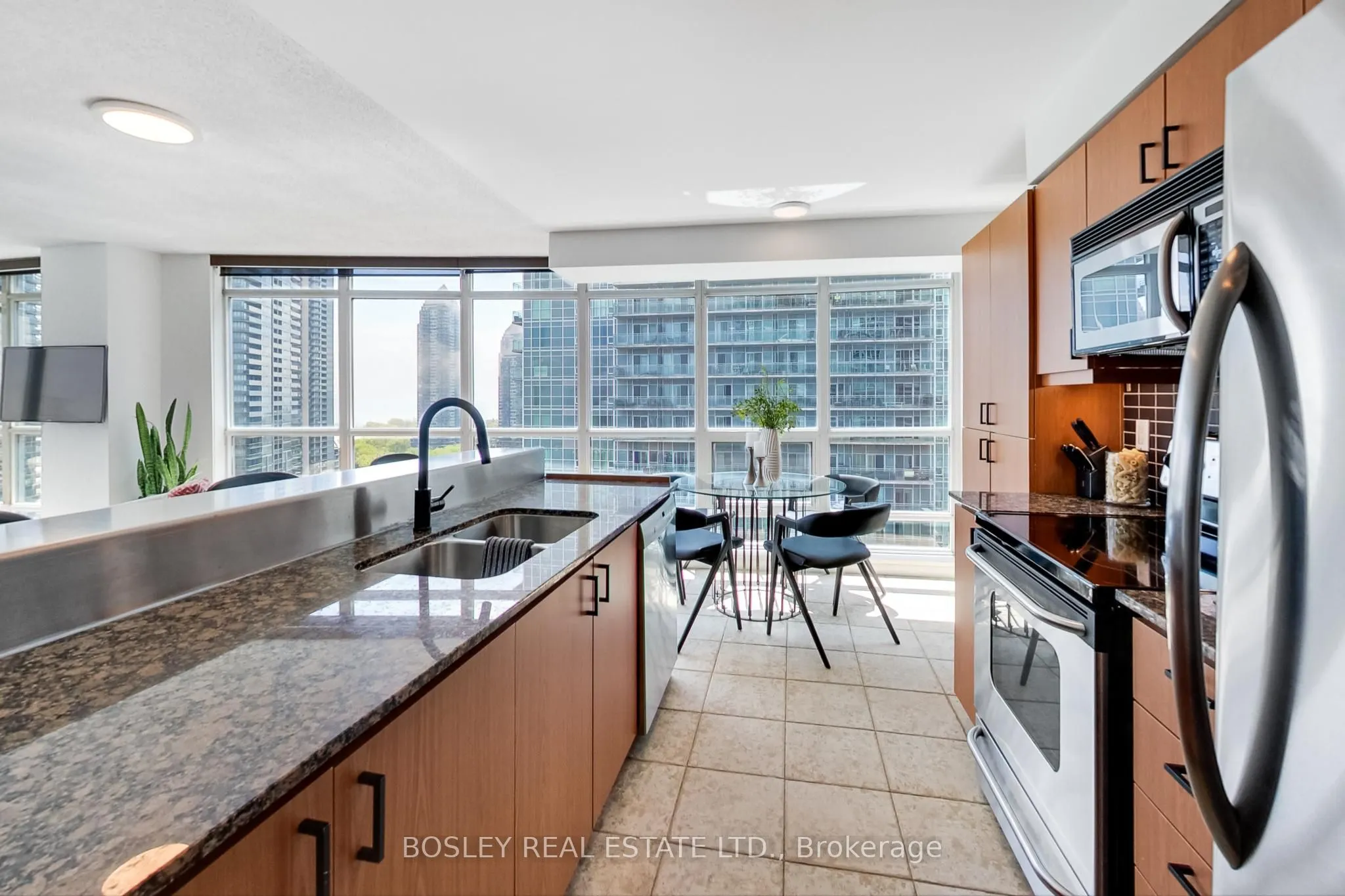 185 Legion Road N, #1607