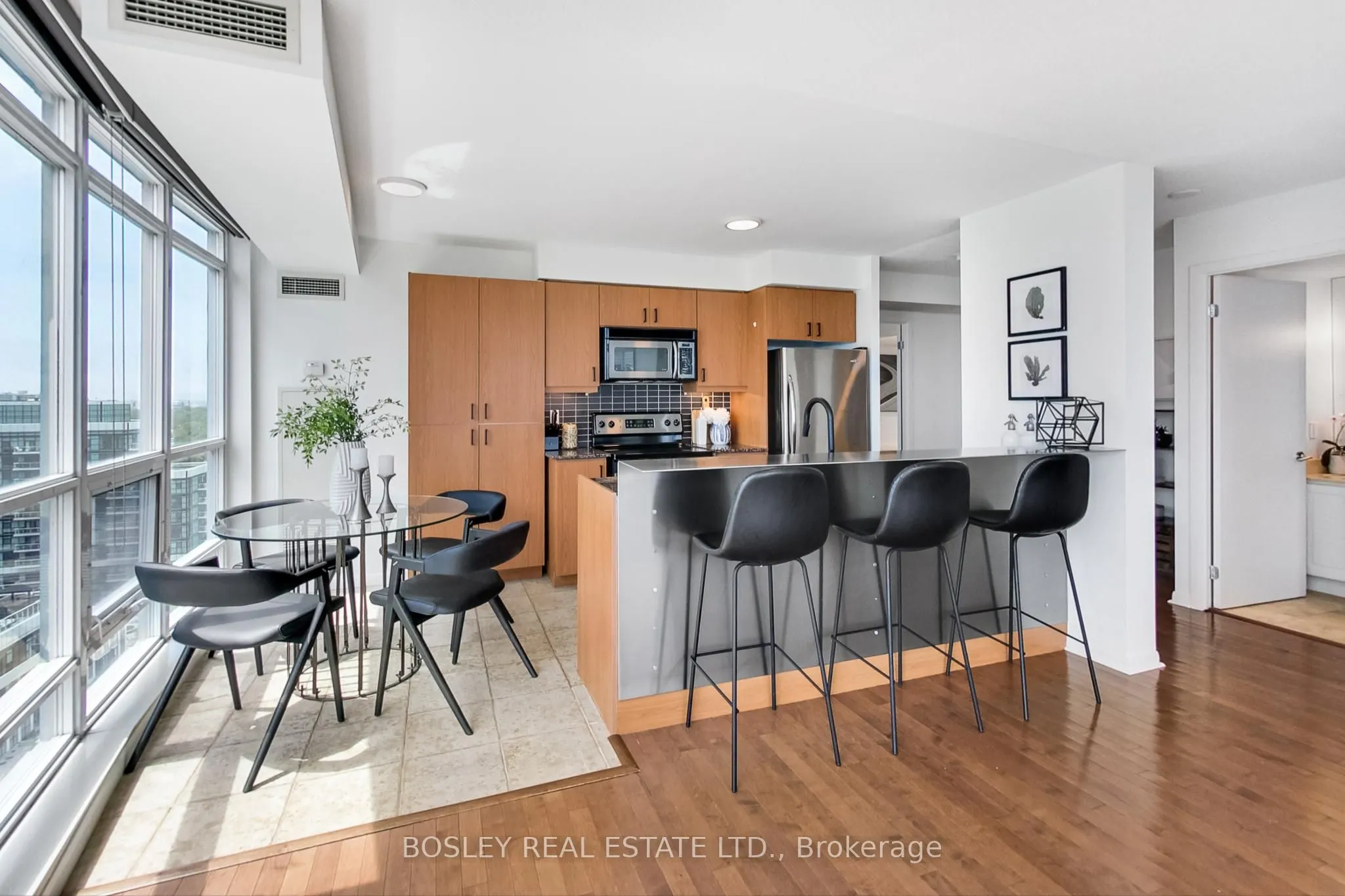 185 Legion Road N, #1607