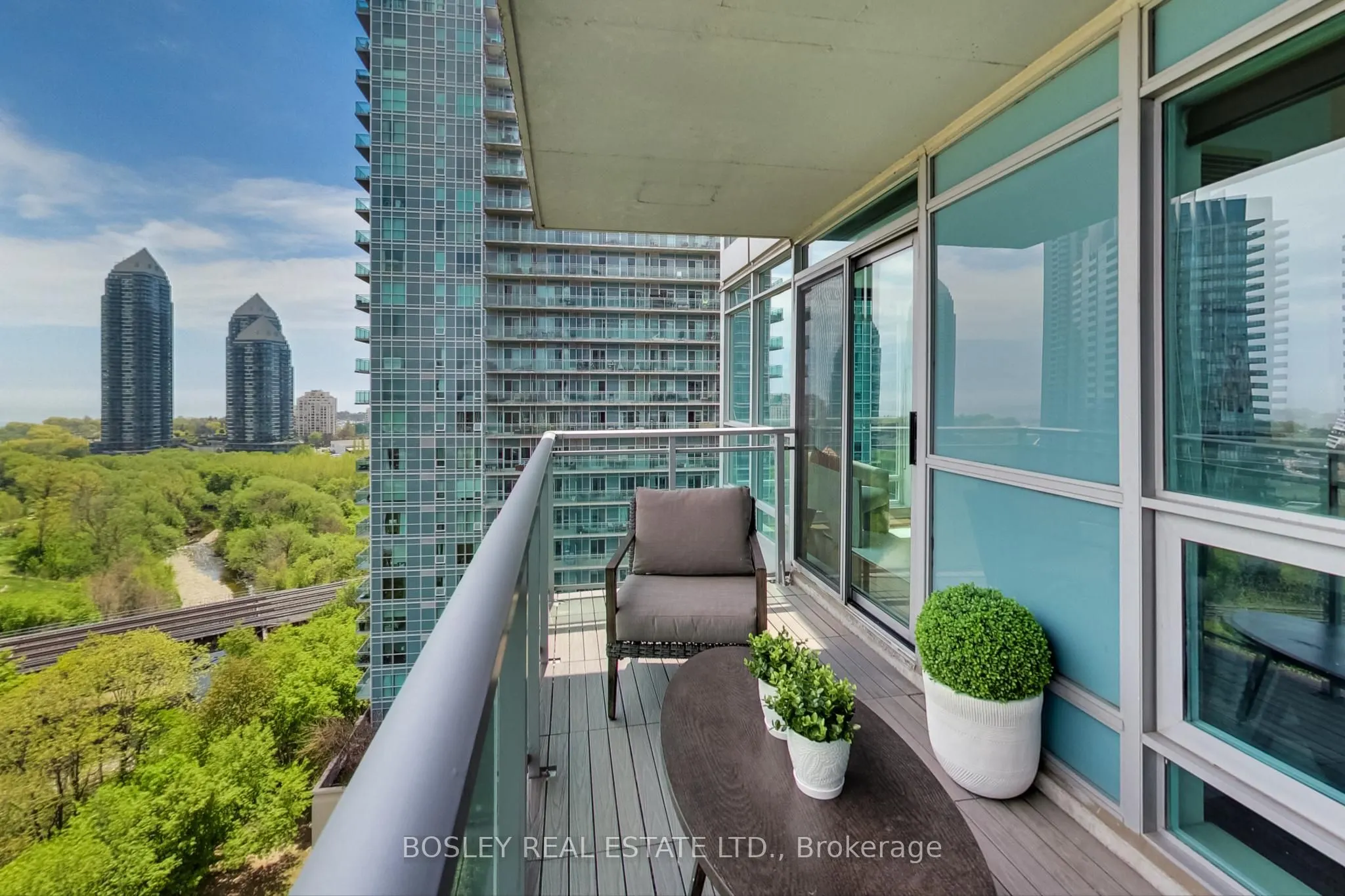 185 Legion Road N, #1607