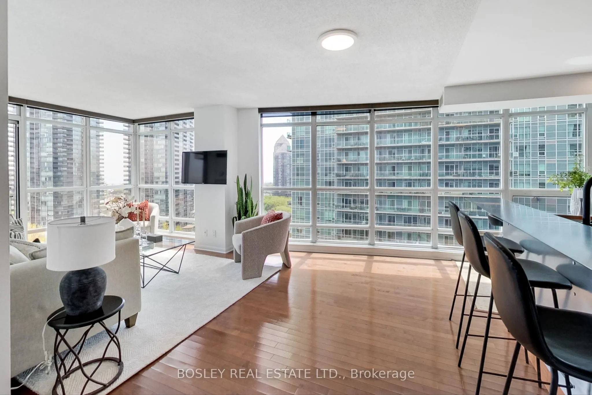 185 Legion Road N, #1607