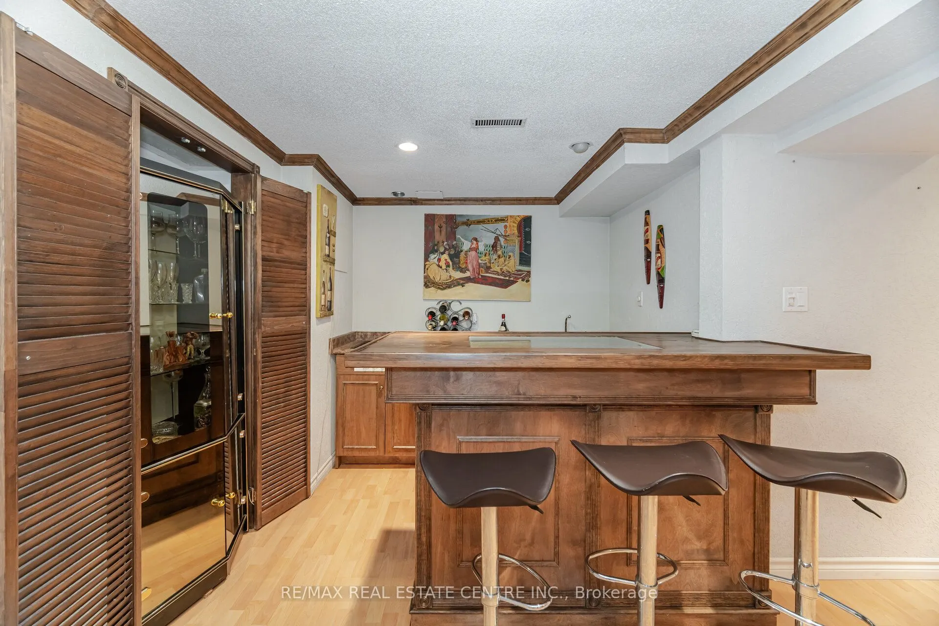 5860 Shay Downs