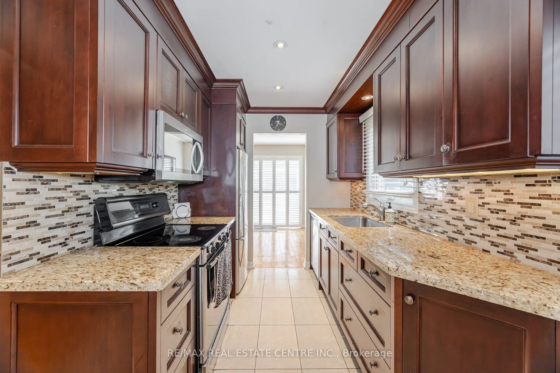 5860 Shay Downs