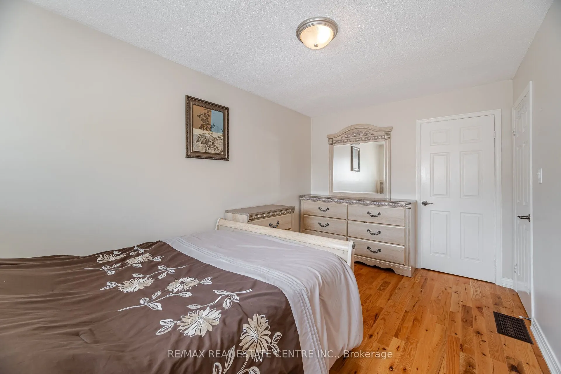 5860 Shay Downs