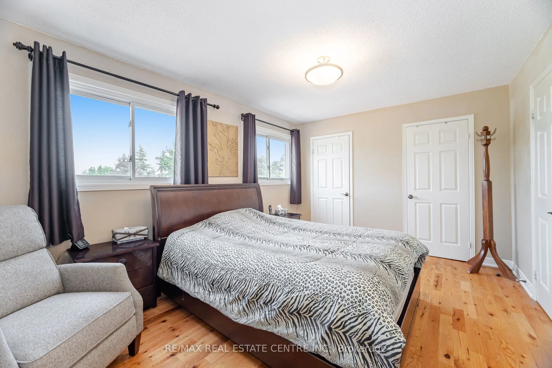 5860 Shay Downs