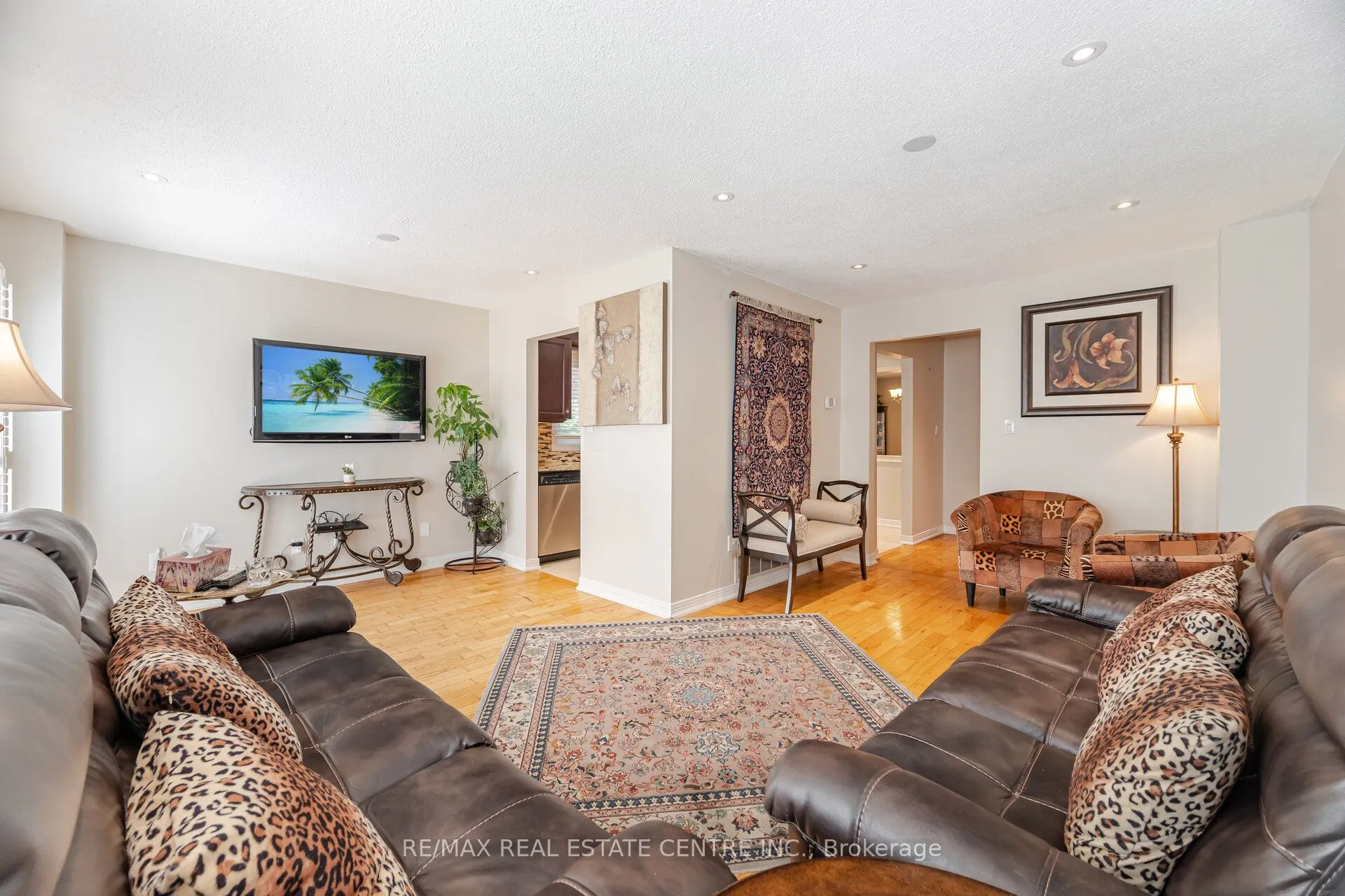 5860 Shay Downs