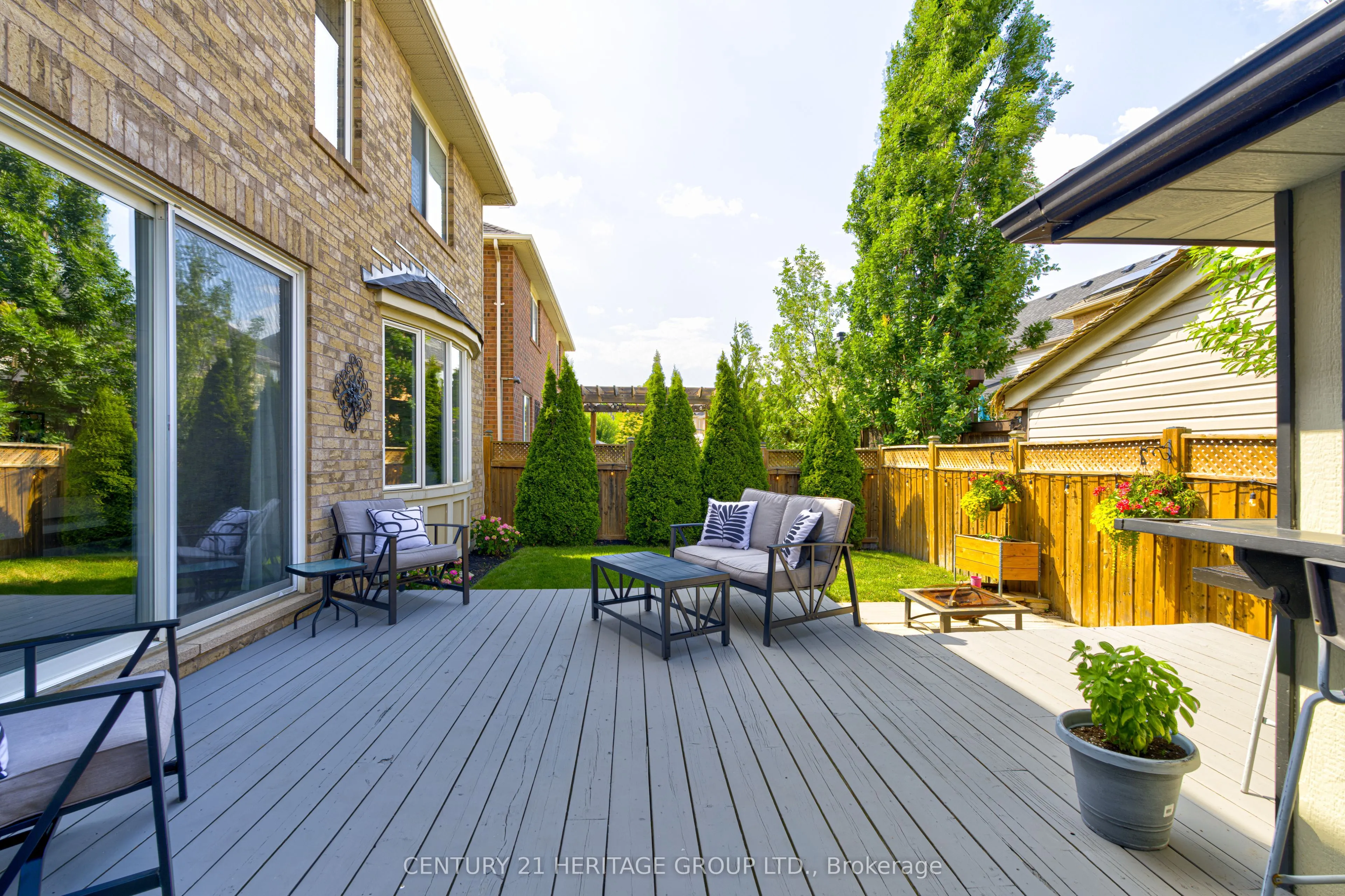 1406 Marshall Crescent