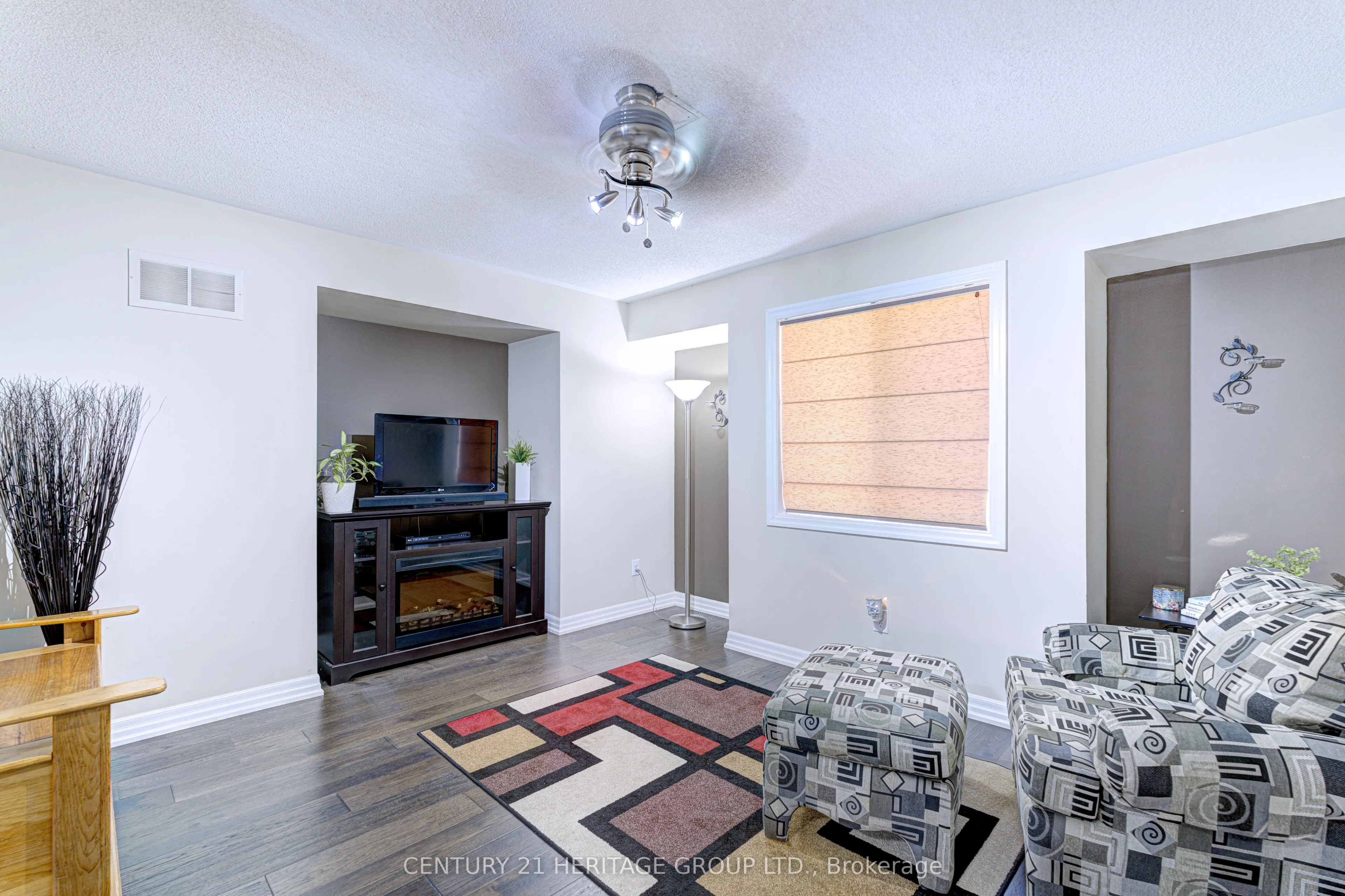 1406 Marshall Crescent