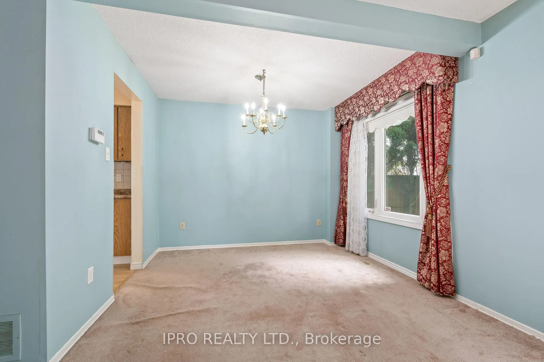 5 Greenleaf Crescent