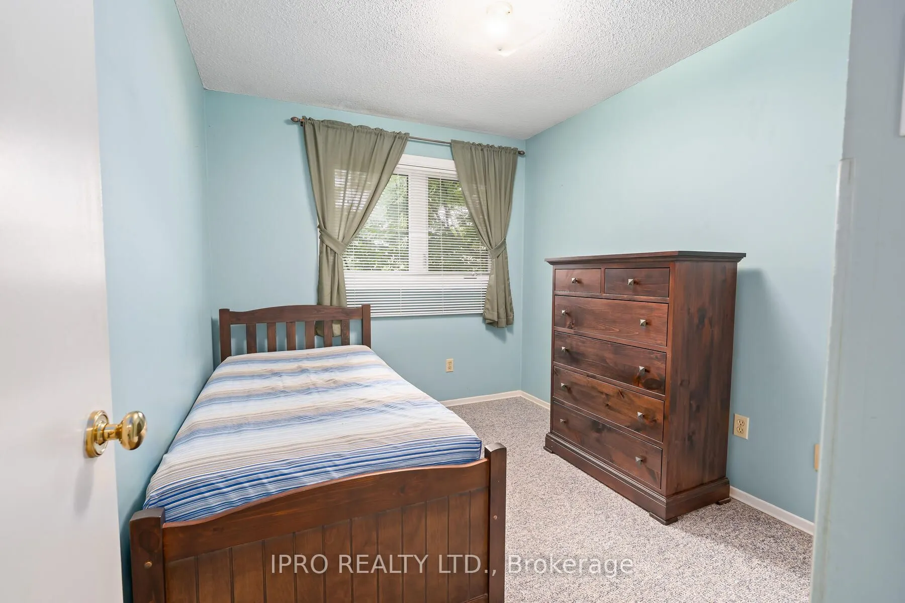 5 Greenleaf Crescent