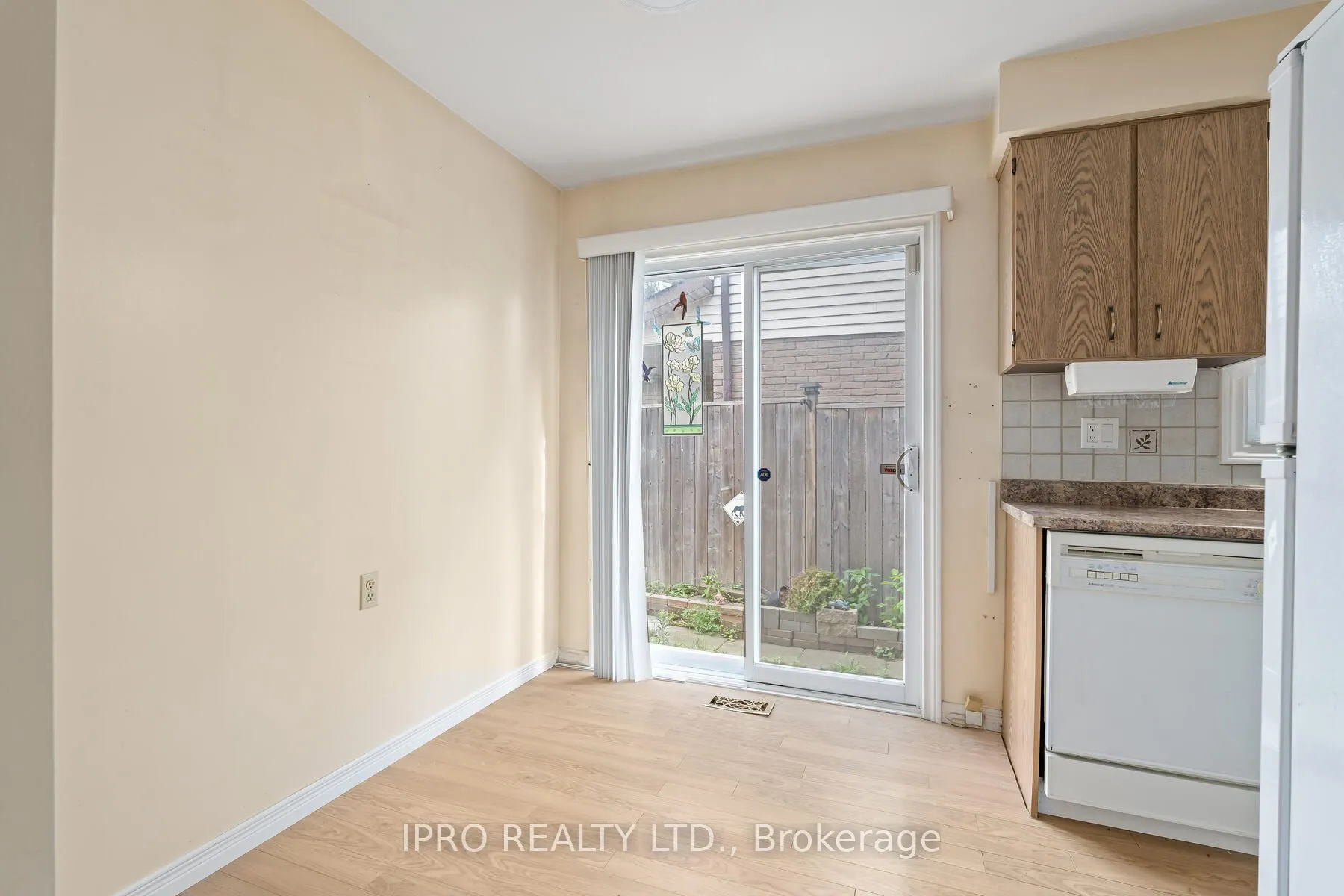 5 Greenleaf Crescent