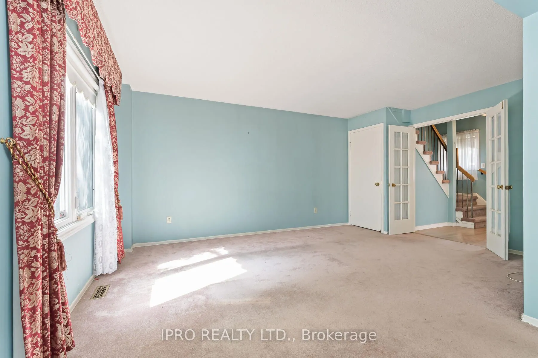 5 Greenleaf Crescent