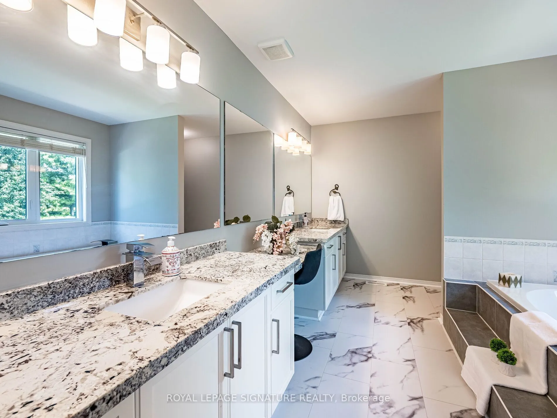 1013 Freeman Trail W