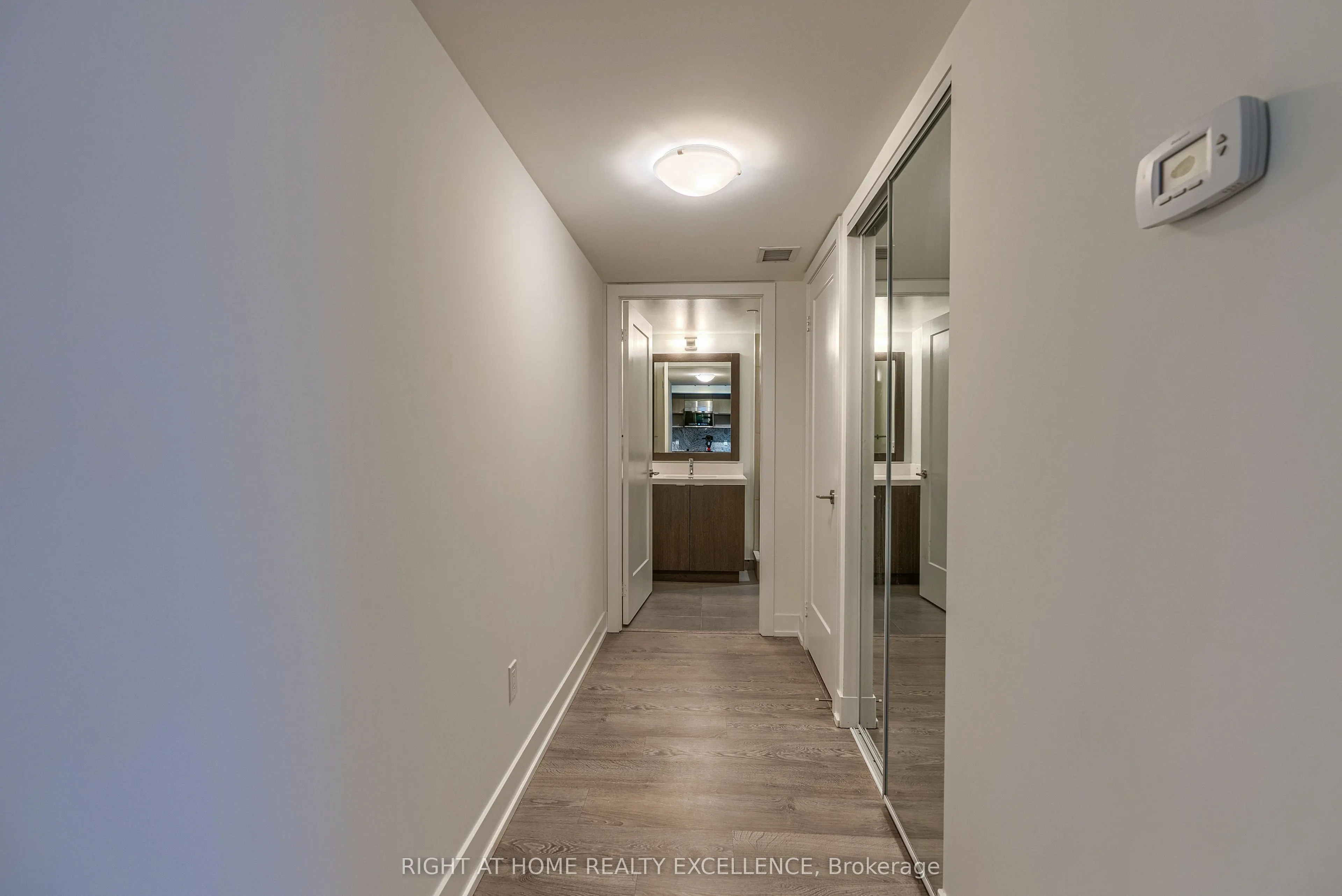 9 Mabelle Avenue, #2420
