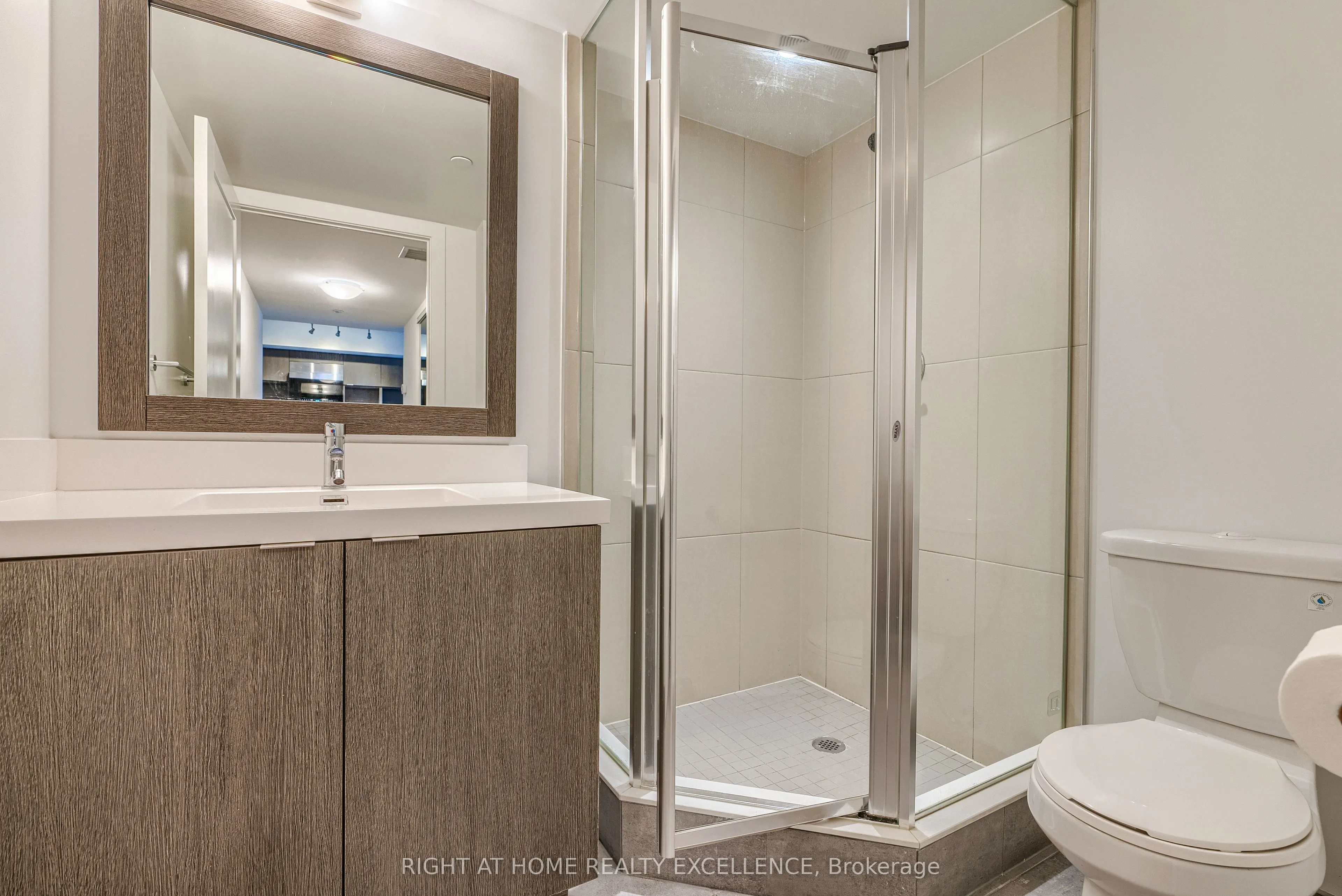 9 Mabelle Avenue, #2420