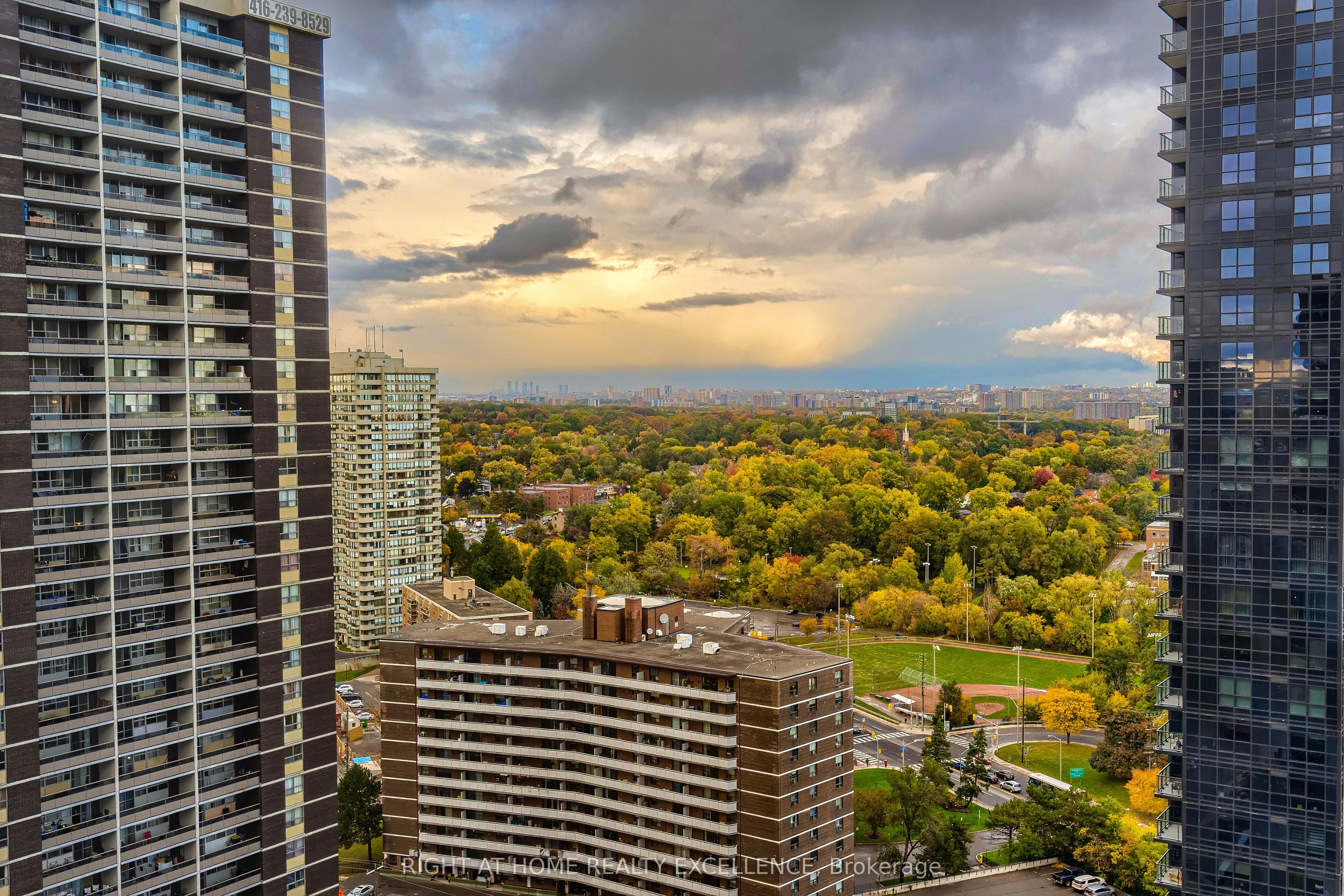 9 Mabelle Avenue, #2420