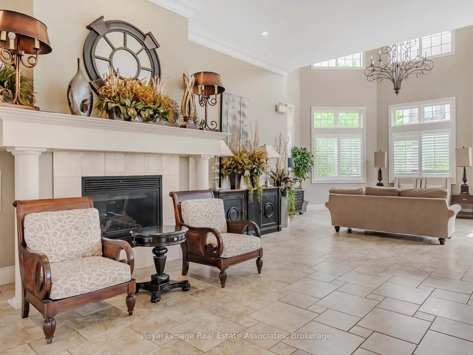 1390 Main Street E, #405