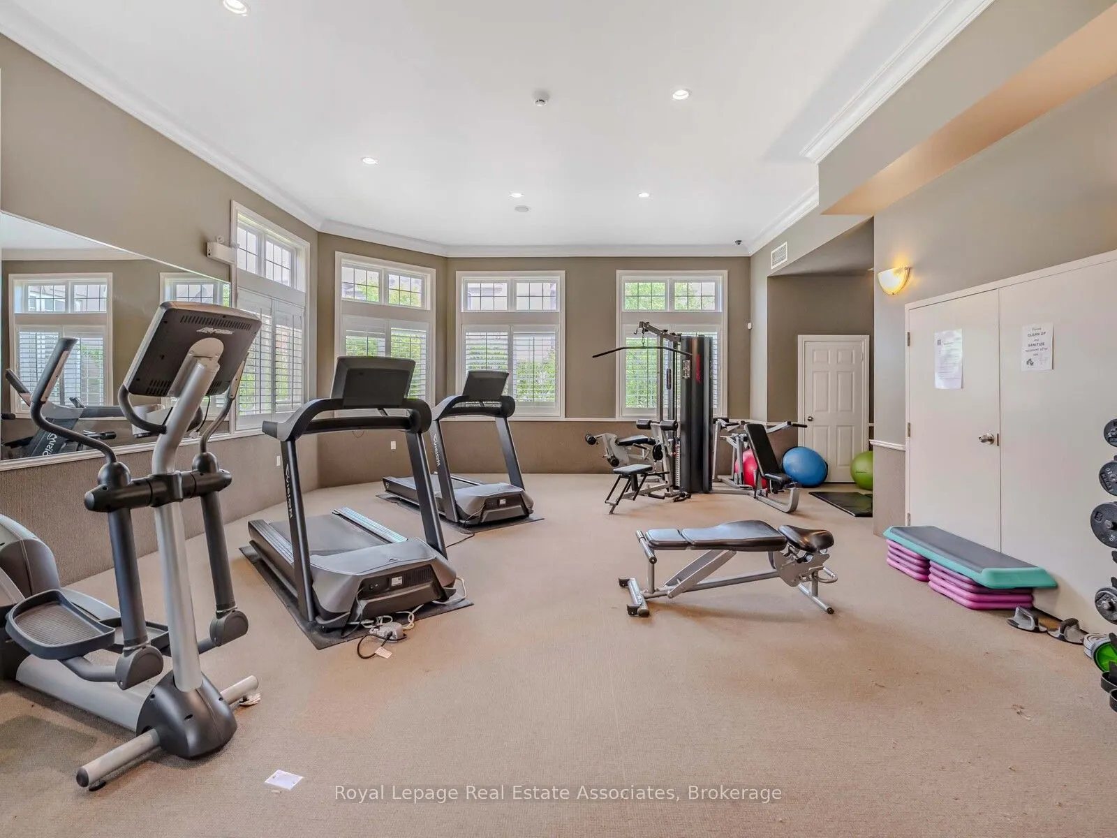 1390 Main Street E, #405