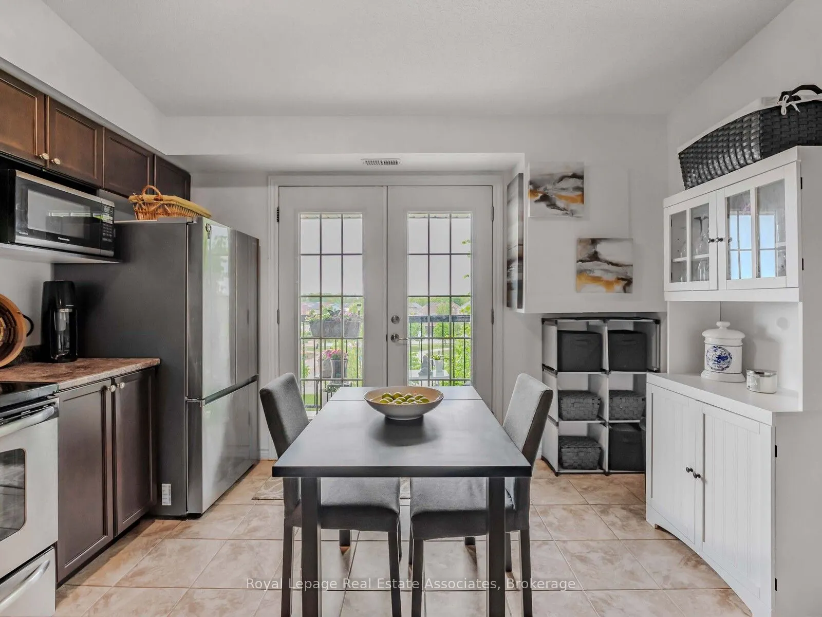 1390 Main Street E, #405