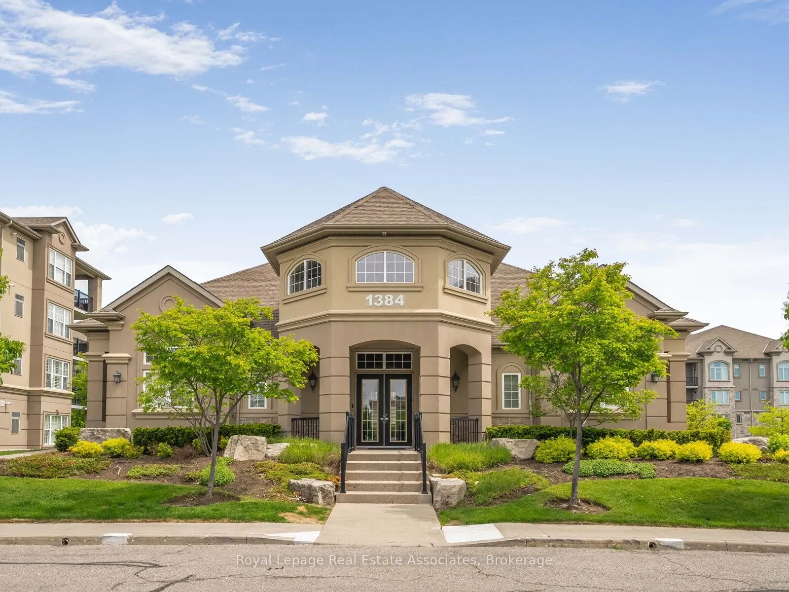 1390 Main Street E, #405