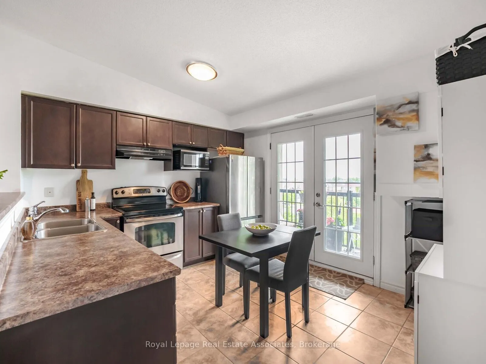 1390 Main Street E, #405