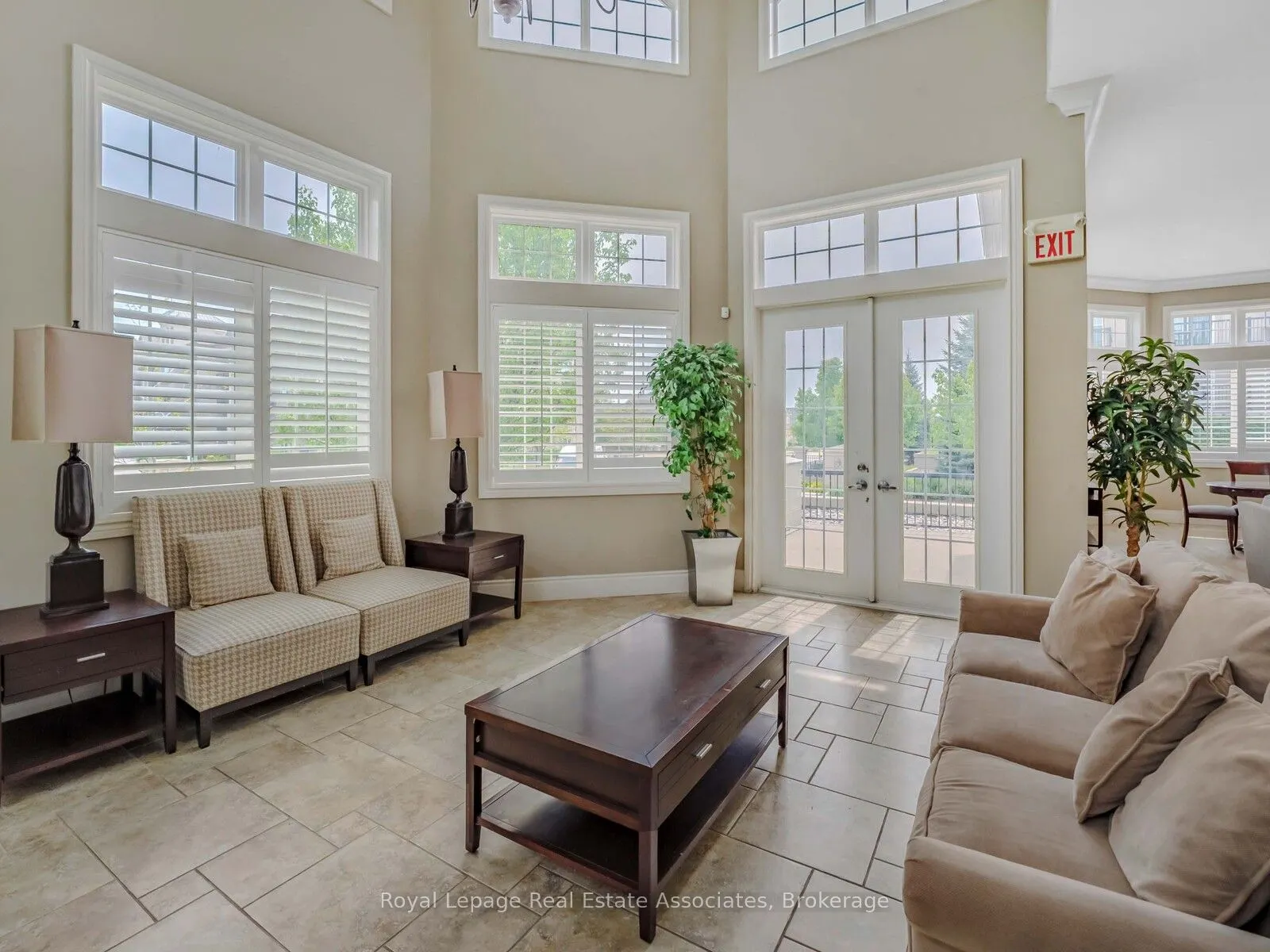 1390 Main Street E, #405