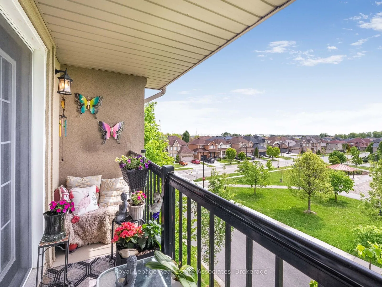 1390 Main Street E, #405